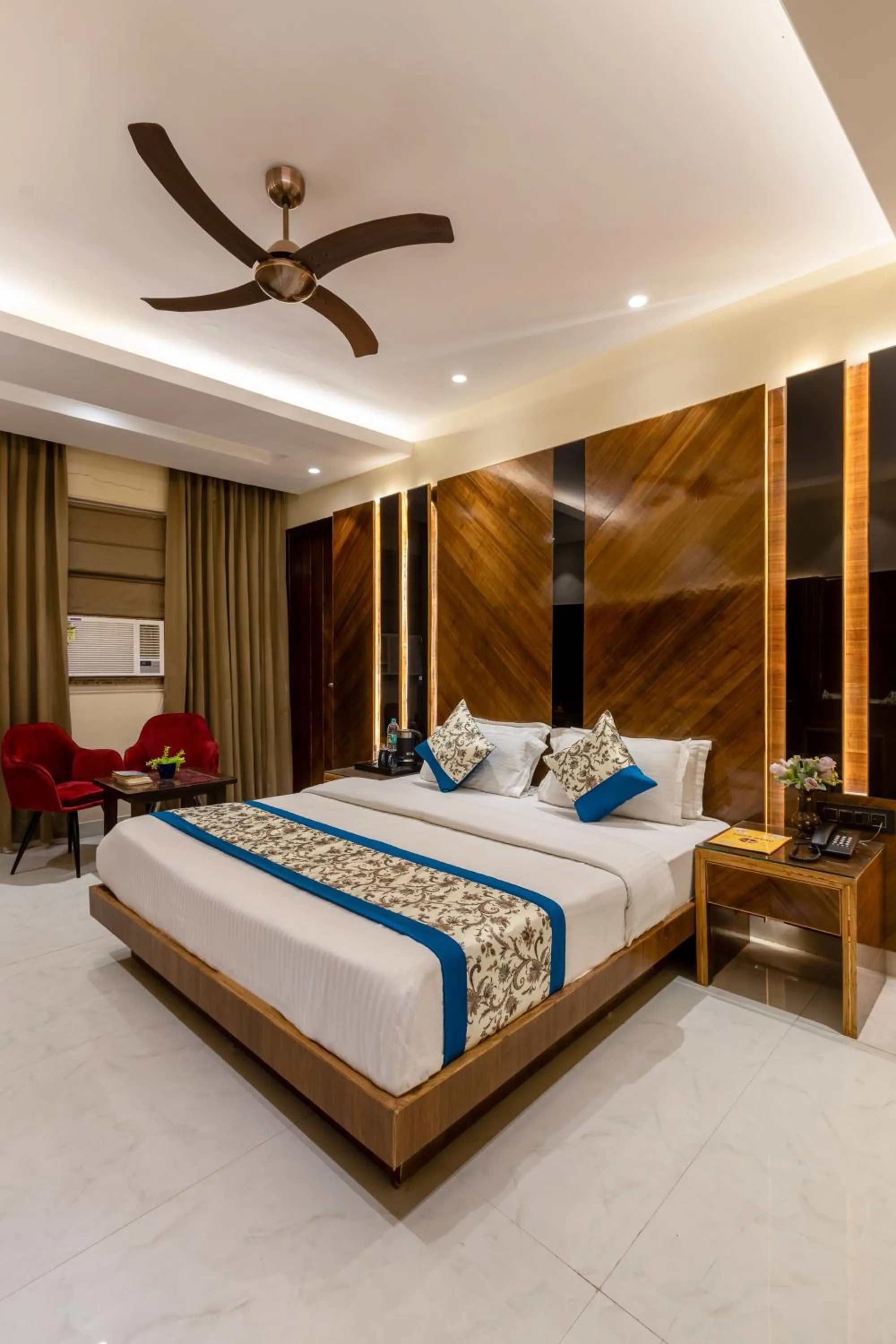 Photo of the whole room, Bed in Hotel Vanson Villa, City Centre - With Free Airport & Train Station Pickup