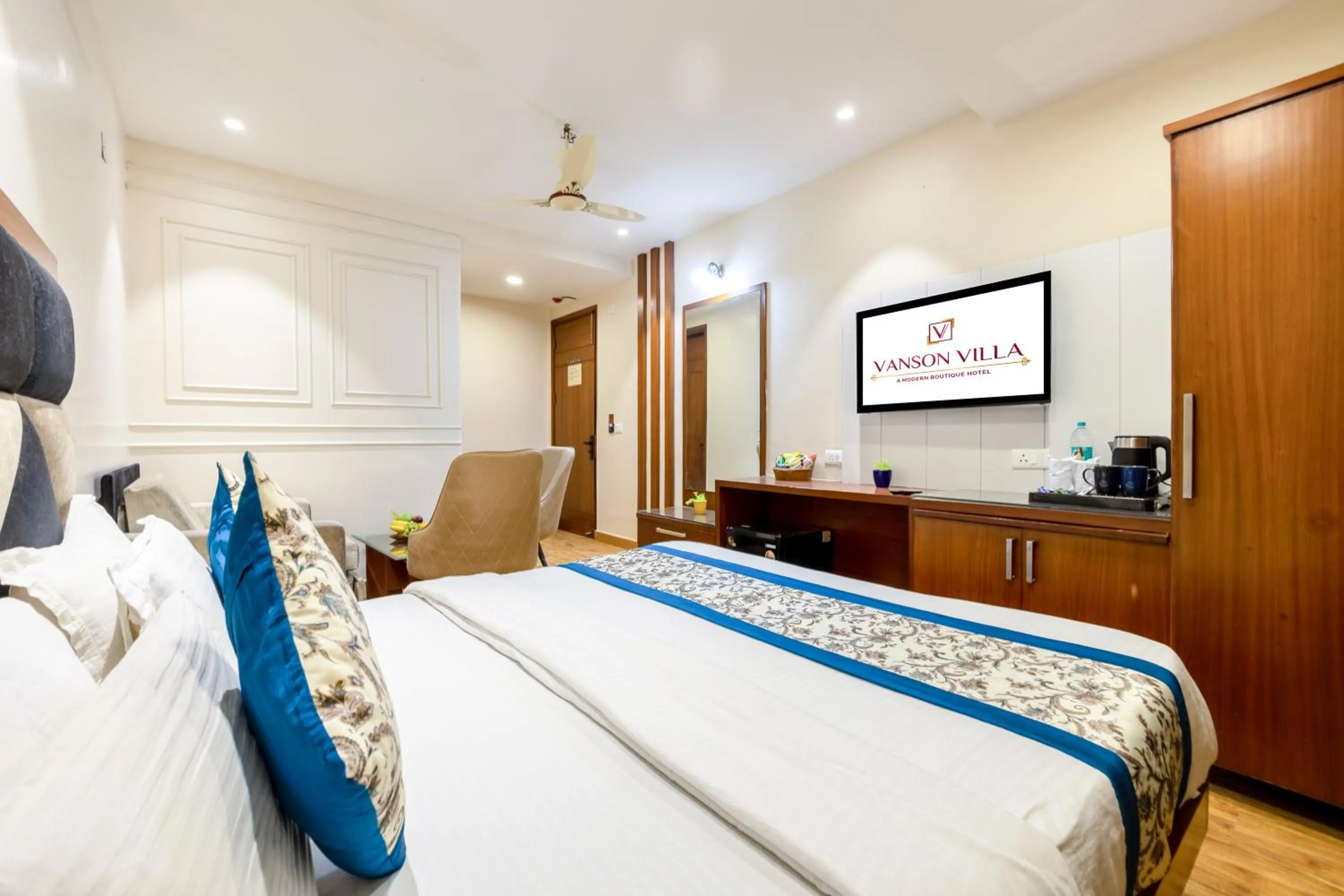 Bed in Hotel Vanson Villa, City Centre - With Free Airport & Train Station Pickup
