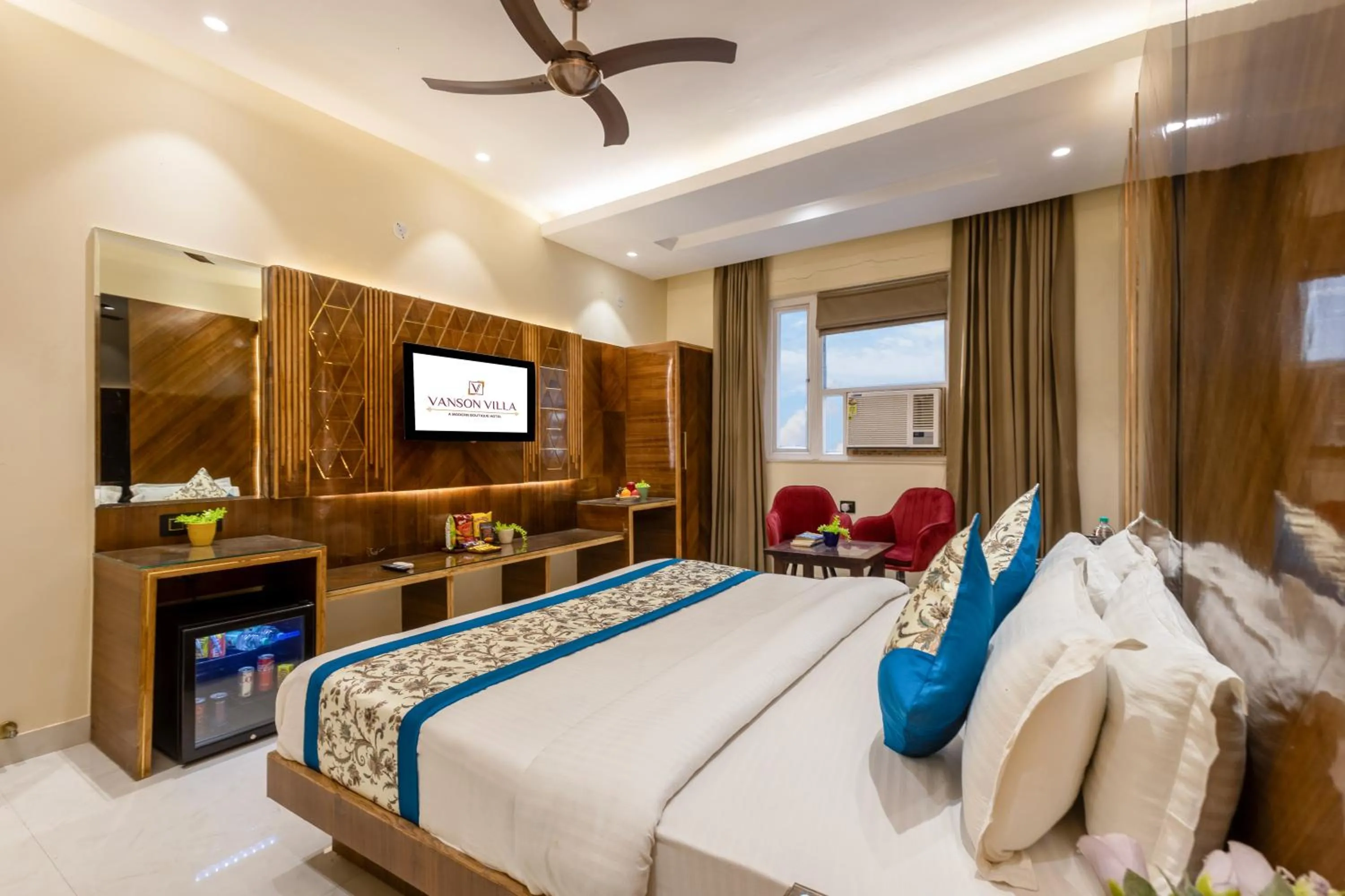 Bed in Hotel Vanson Villa, City Centre - With Free Airport & Train Station Pickup