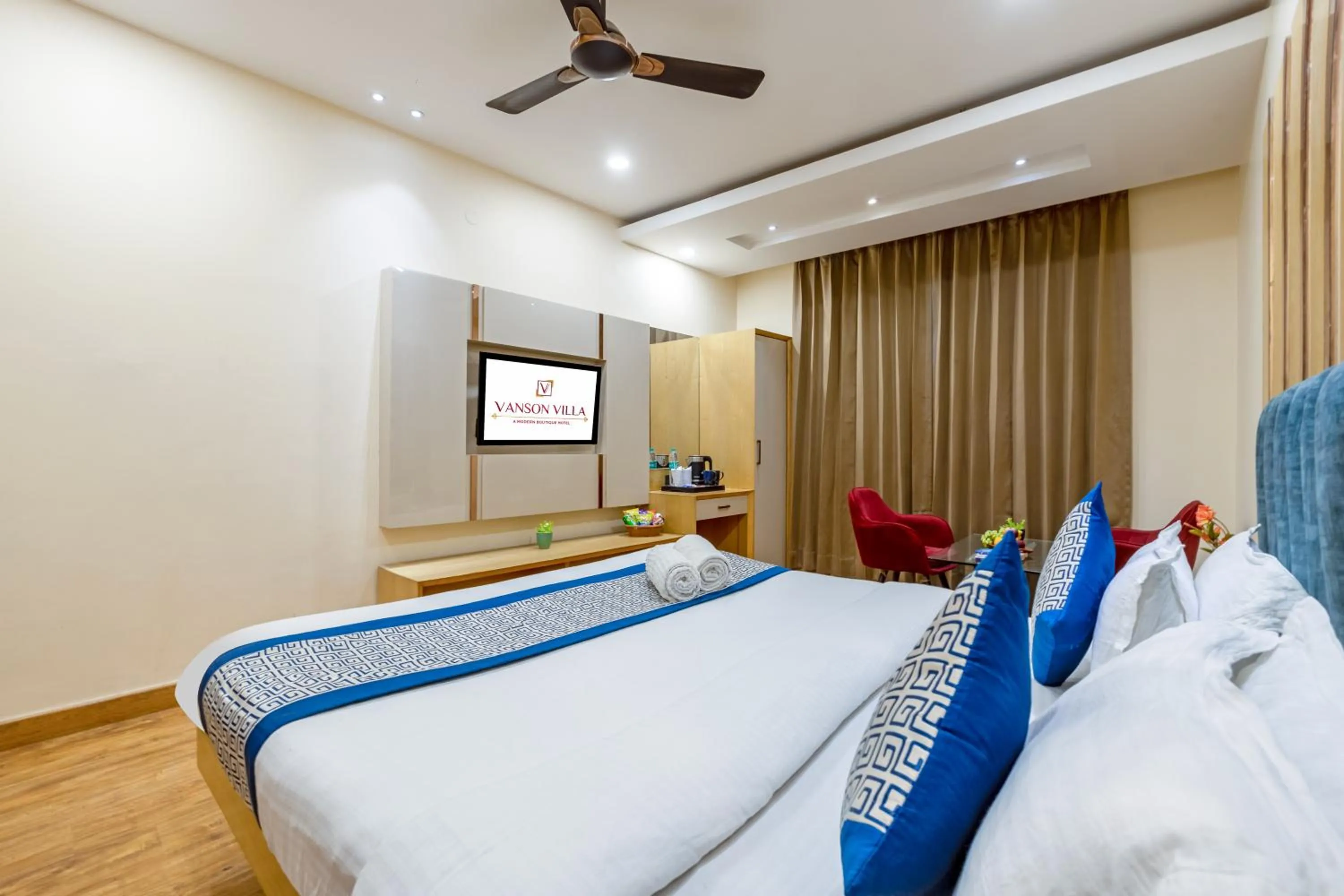 Bed in Hotel Vanson Villa, City Centre - With Free Airport & Train Station Pickup