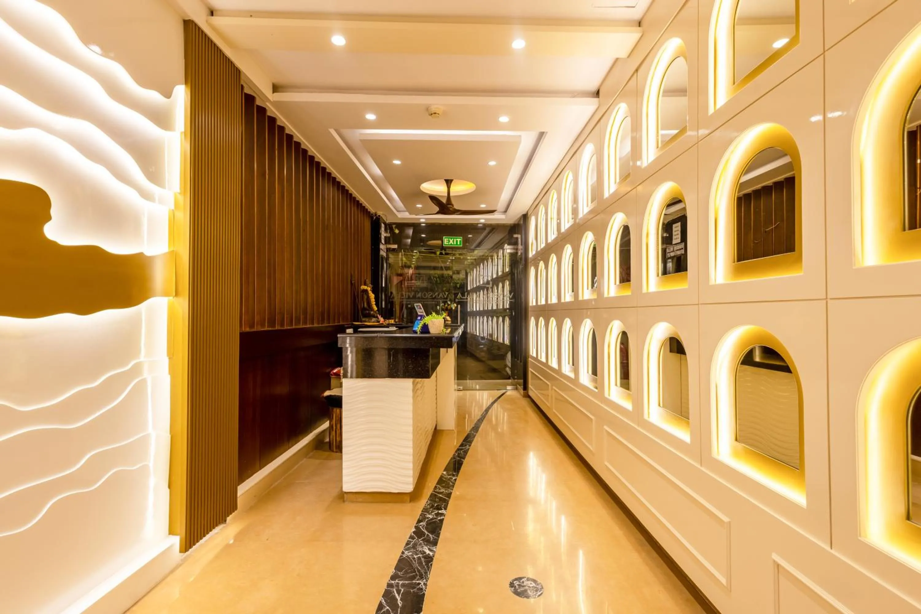 Lobby or reception in Hotel Vanson Villa, City Centre - With Free Airport & Train Station Pickup