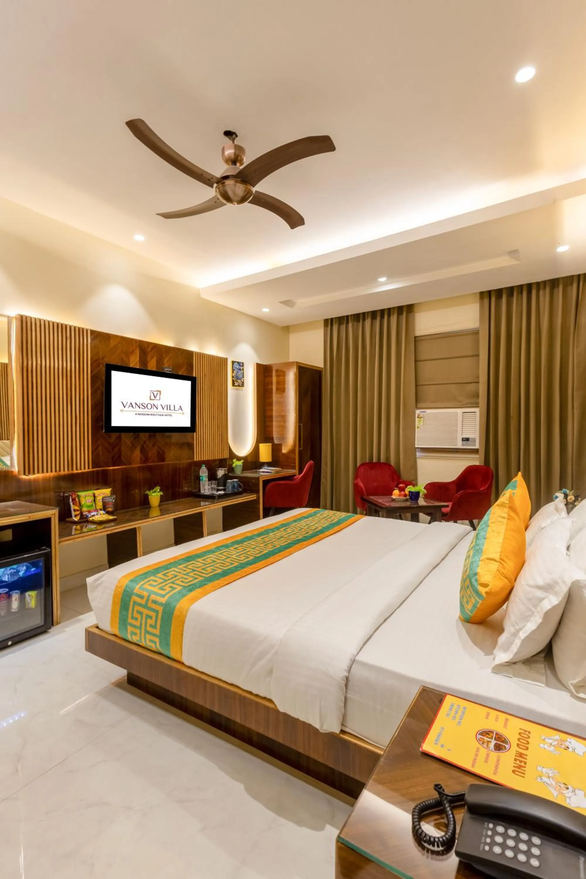 Living room, Bed in Hotel Vanson Villa, City Centre - With Free Airport & Train Station Pickup