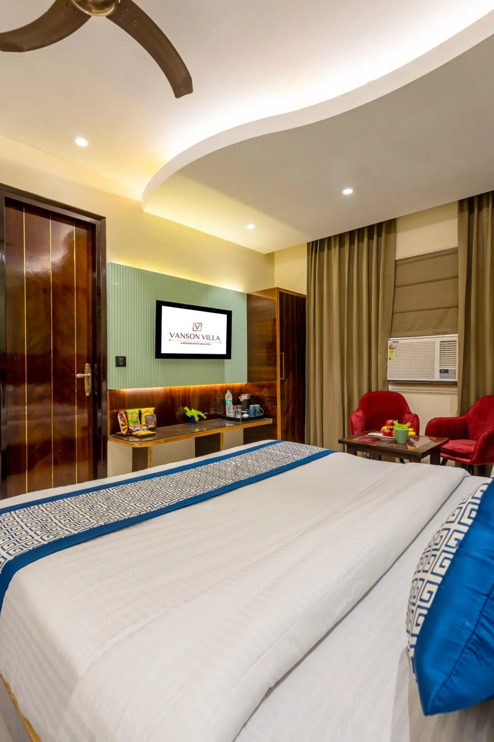 Bed in Hotel Vanson Villa, City Centre - With Free Airport & Train Station Pickup