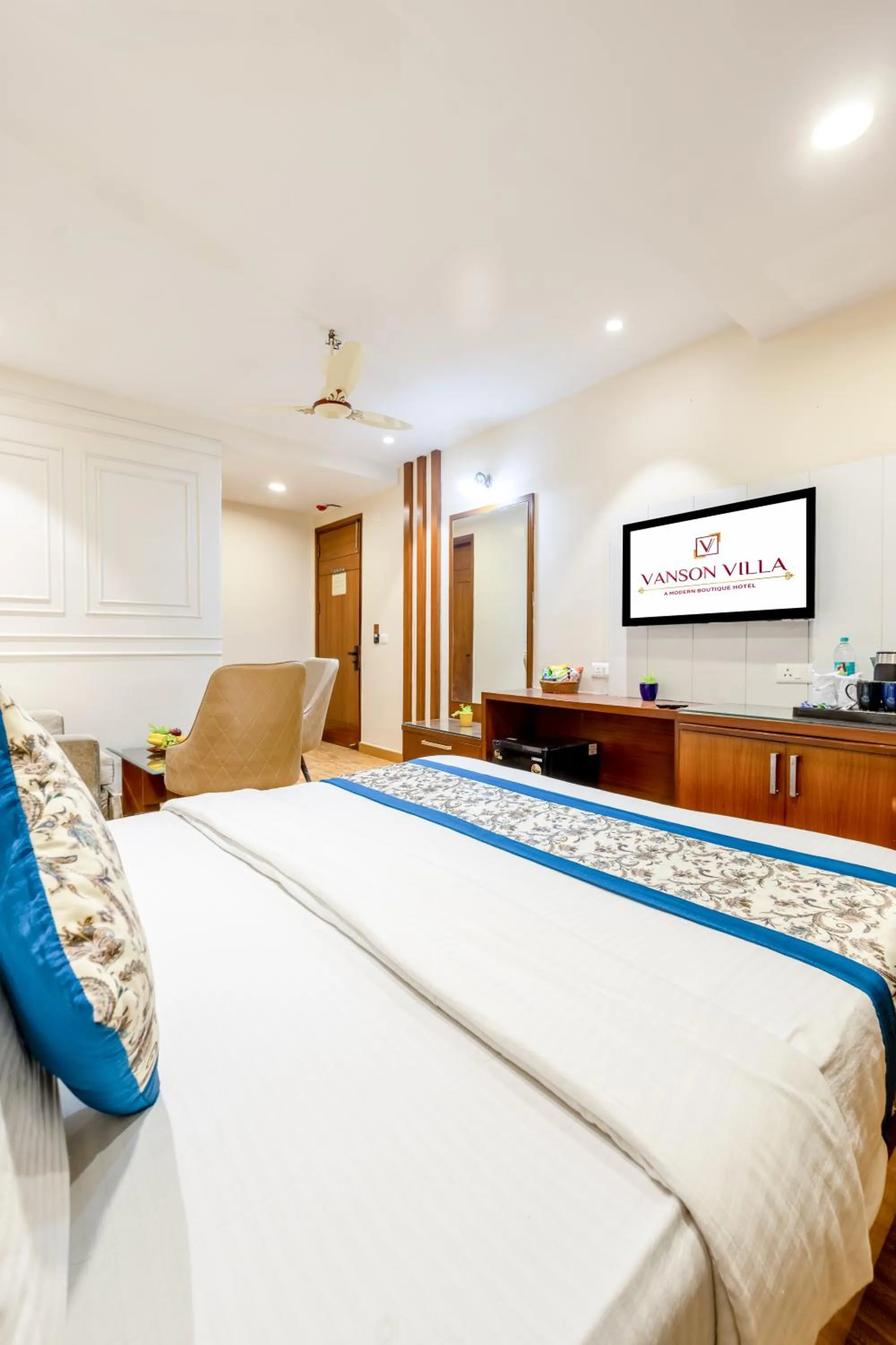 Bed in Hotel Vanson Villa, City Centre - With Free Airport & Train Station Pickup