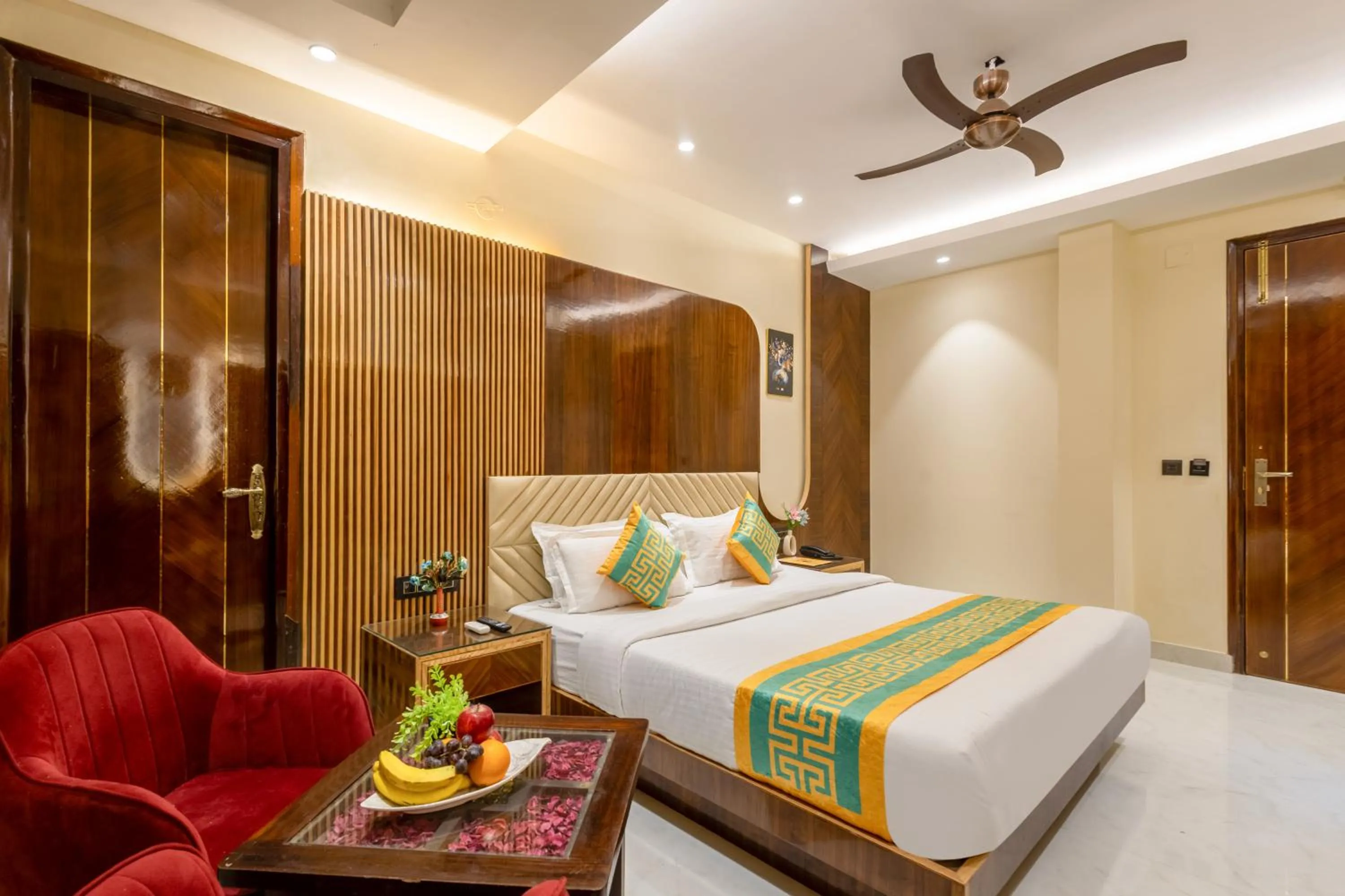 Living room, Bed in Hotel Vanson Villa, City Centre - With Free Airport & Train Station Pickup