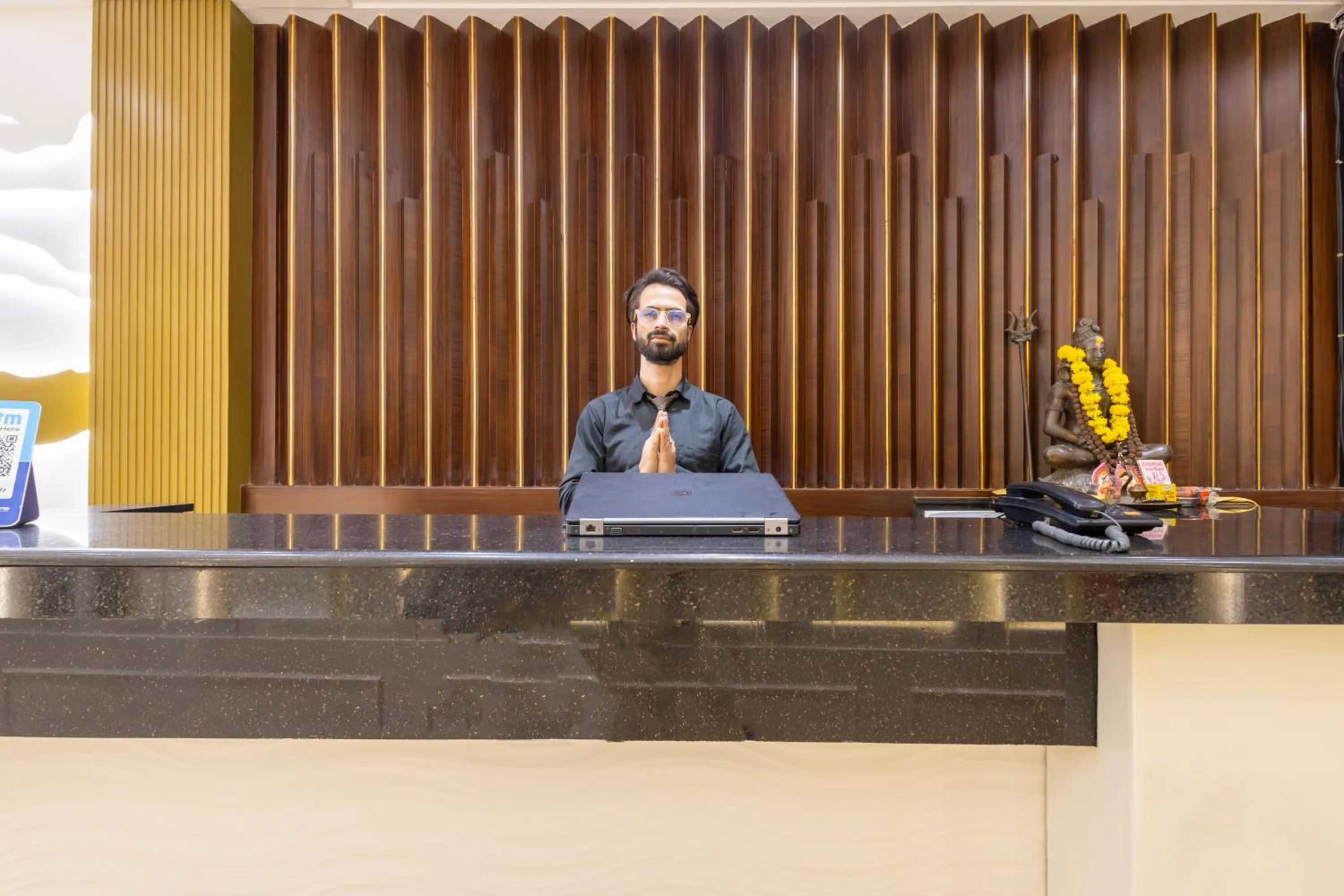 Lobby or reception in Hotel Vanson Villa, City Centre - With Free Airport & Train Station Pickup