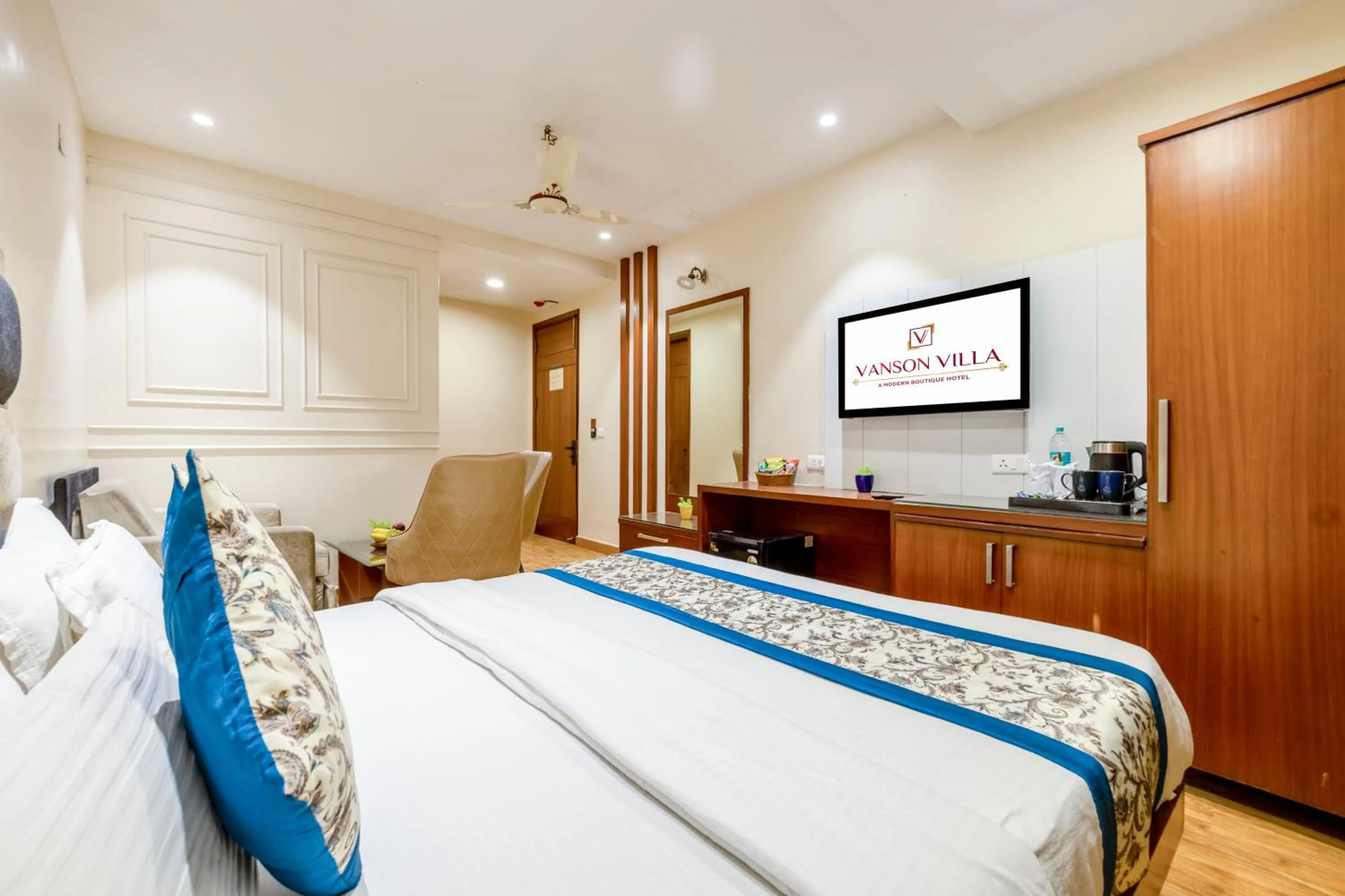 Bed in Hotel Vanson Villa, City Centre - With Free Airport & Train Station Pickup