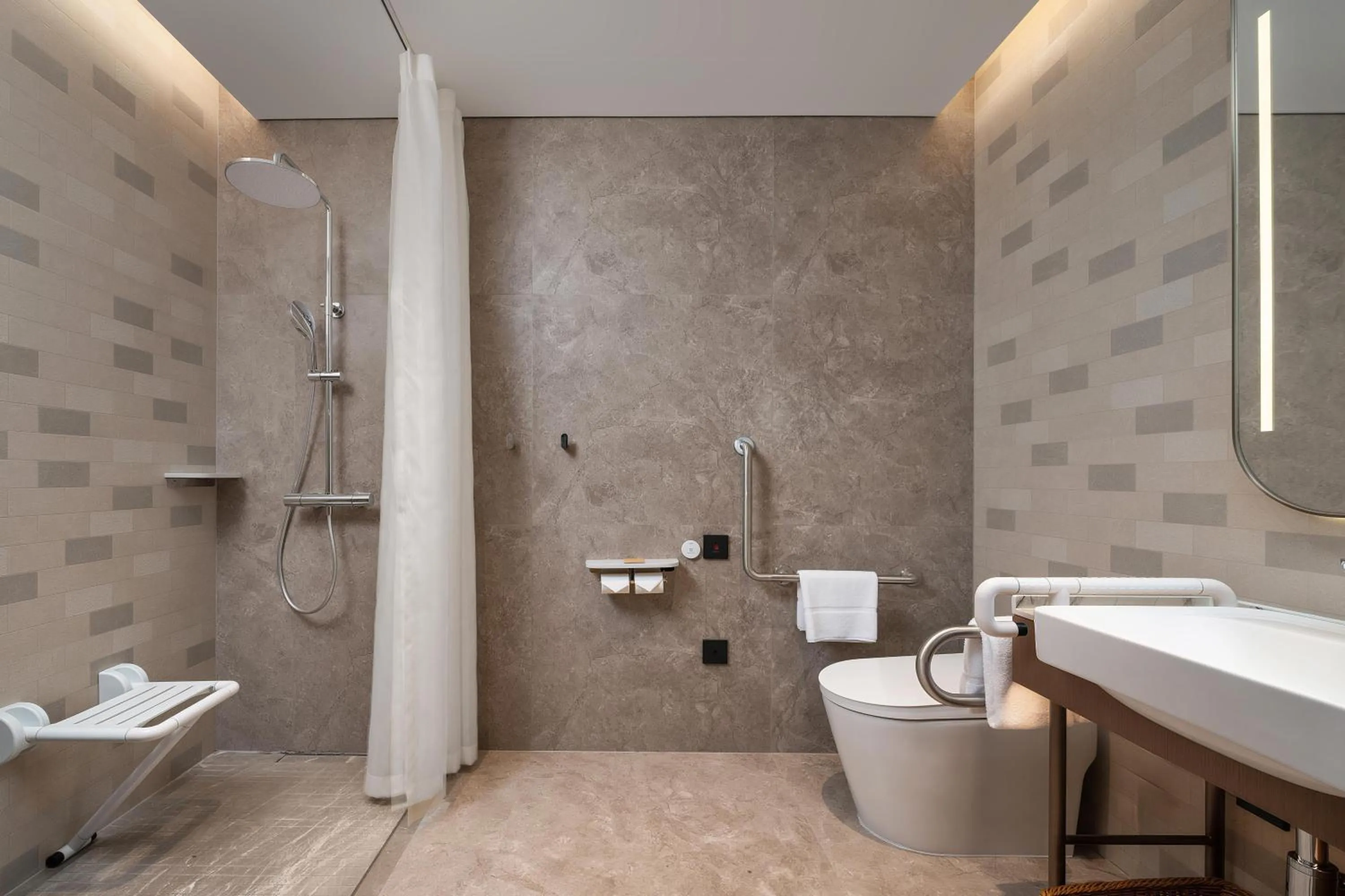 Bathroom in Hilton Garden Inn Jingzhou Shashi