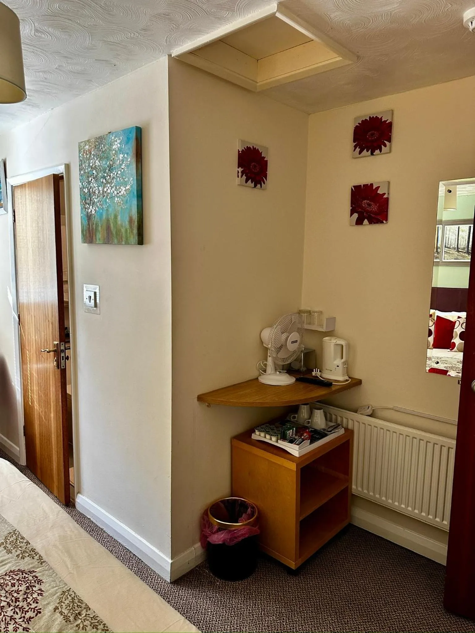 Coffee/tea facilities in The Kings Head Inn