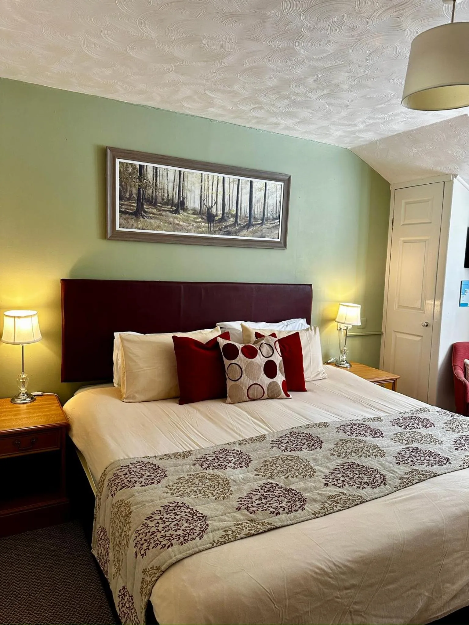 Bed in The Kings Head Inn