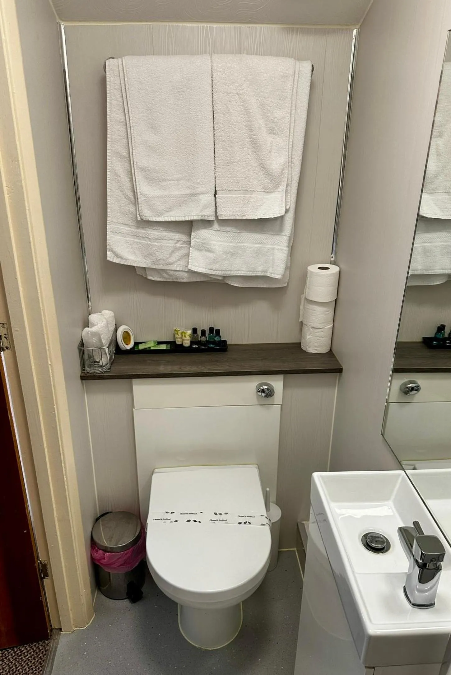 Toilet in The Kings Head Inn
