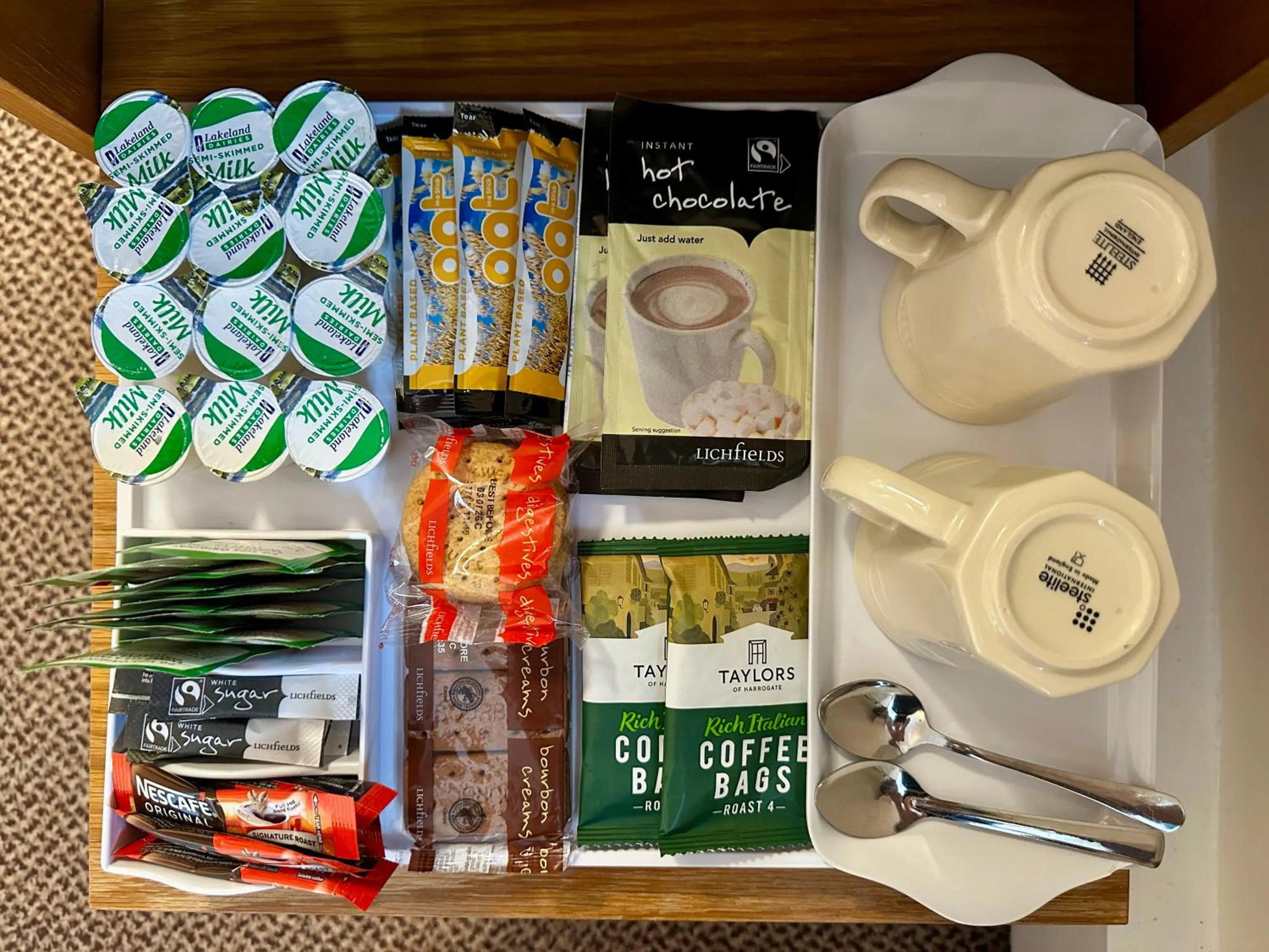 Coffee/tea facilities in The Kings Head Inn