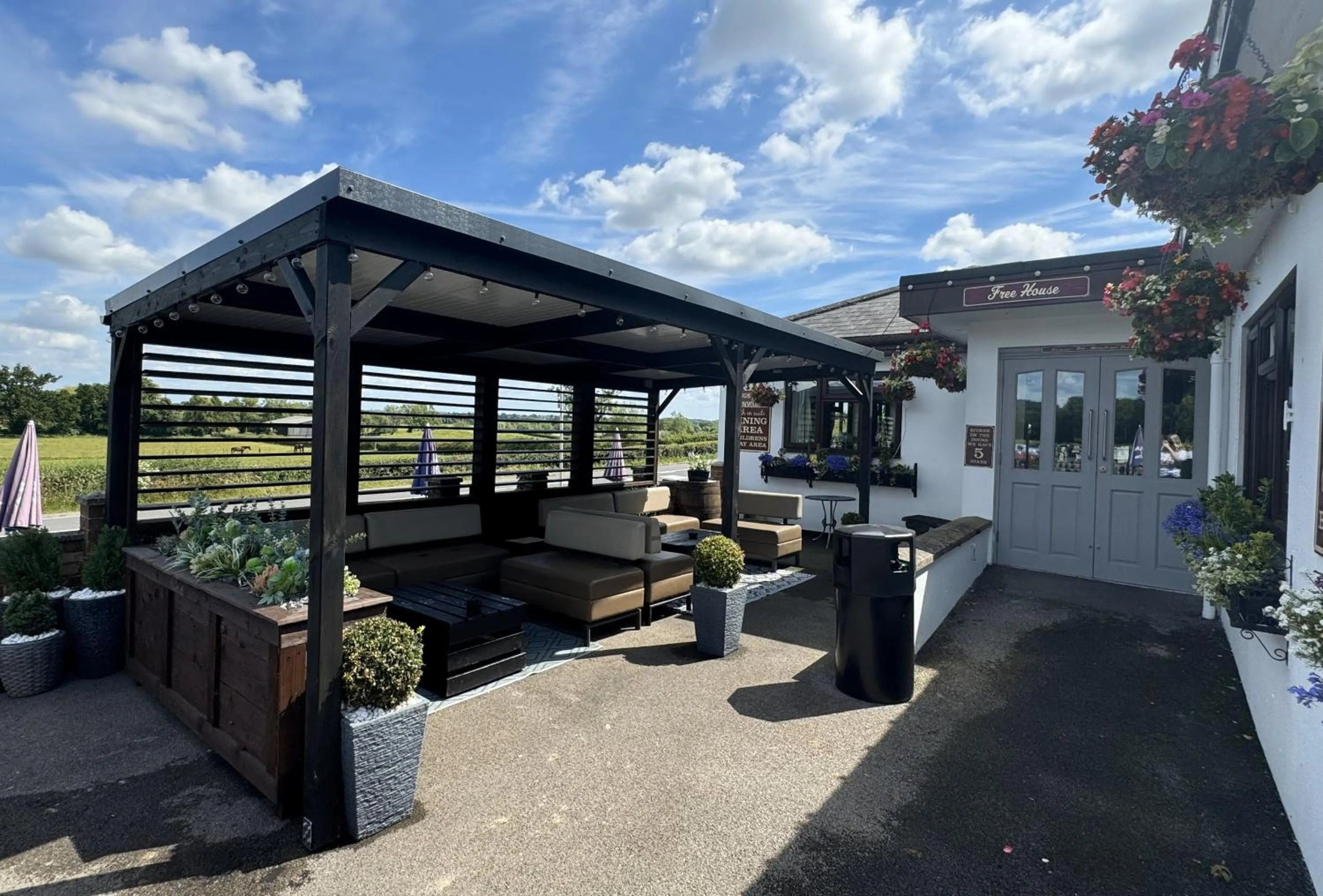 Property building in The Kings Head Inn