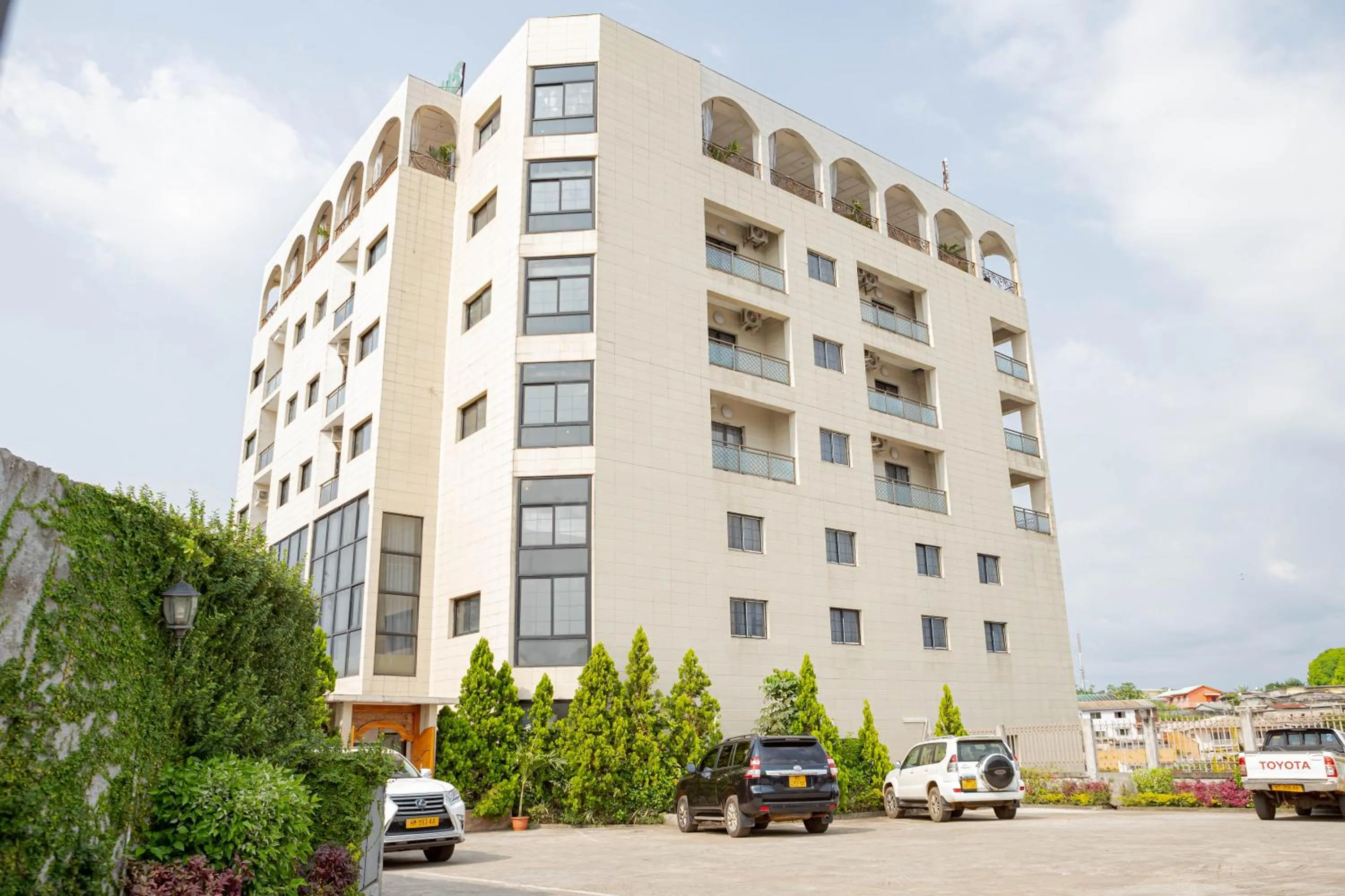 Property building in Hotel Hibiscus Louis