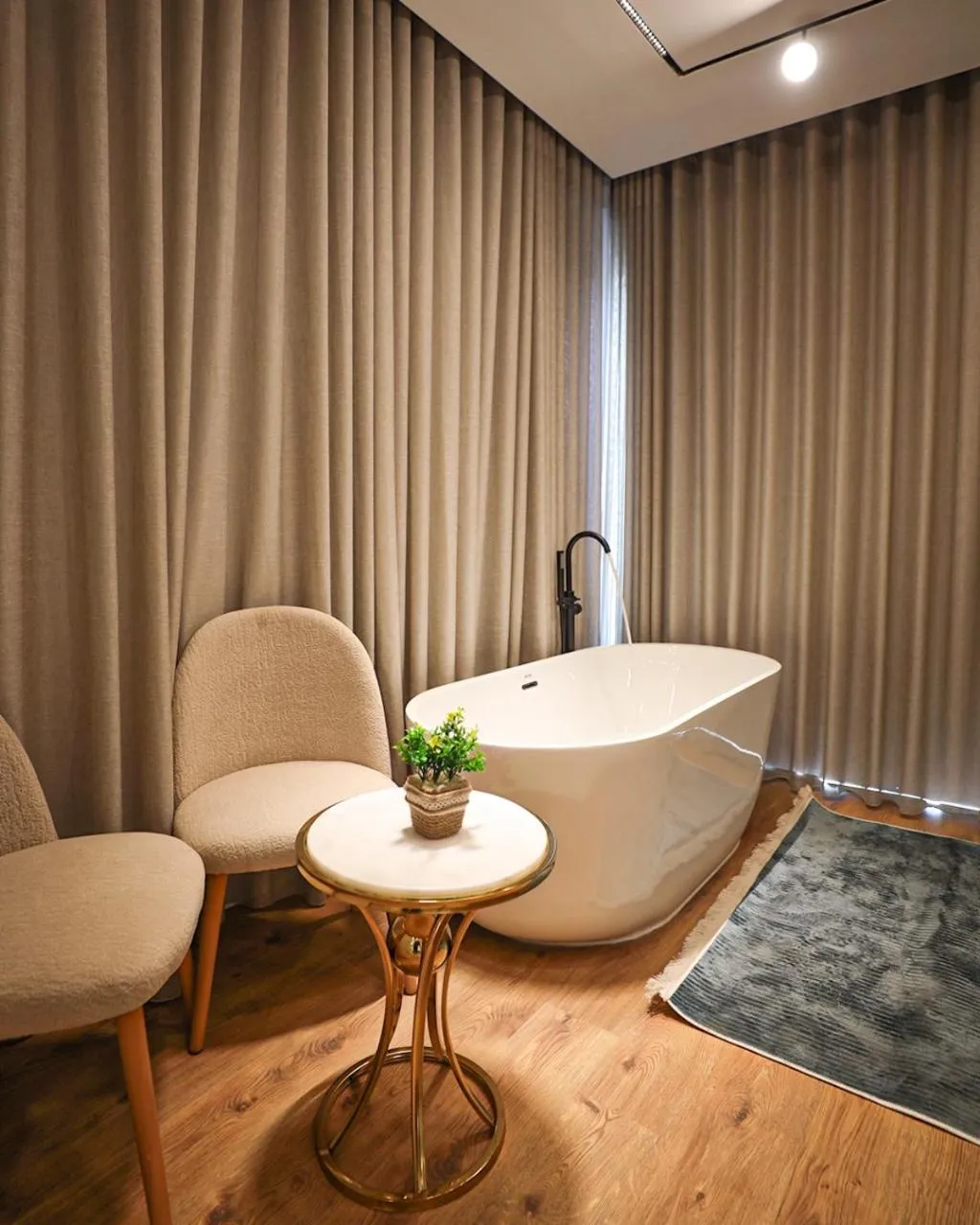 Living room in Palacio Pyramids Hotel