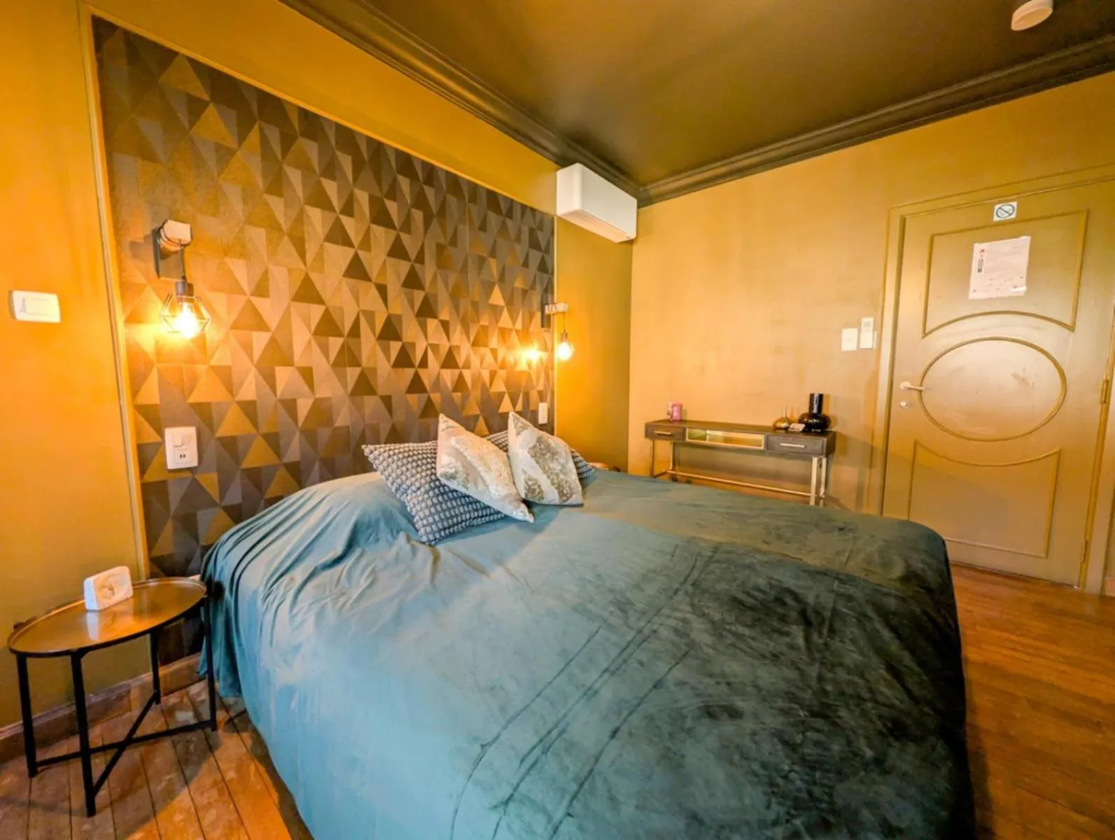 Bed in Porta Superia Boutique B&B