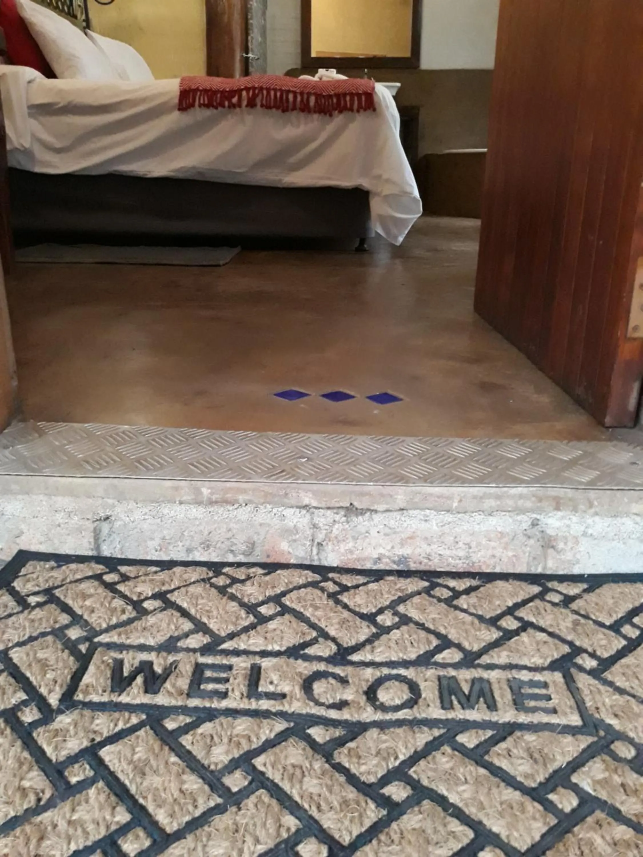 Facade/entrance, Bed in African Silhouette Guesthouse