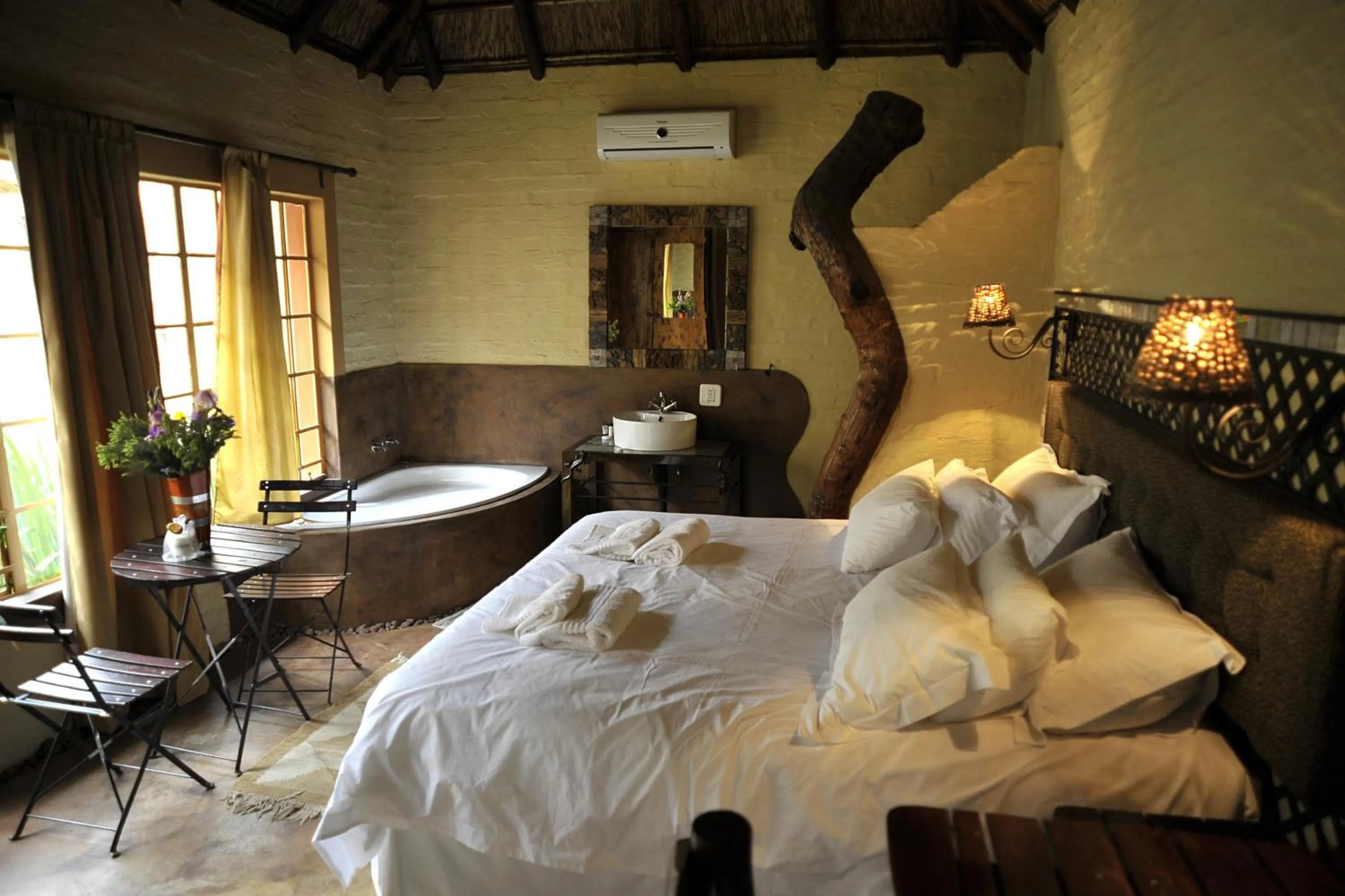 Bed in African Silhouette Guesthouse