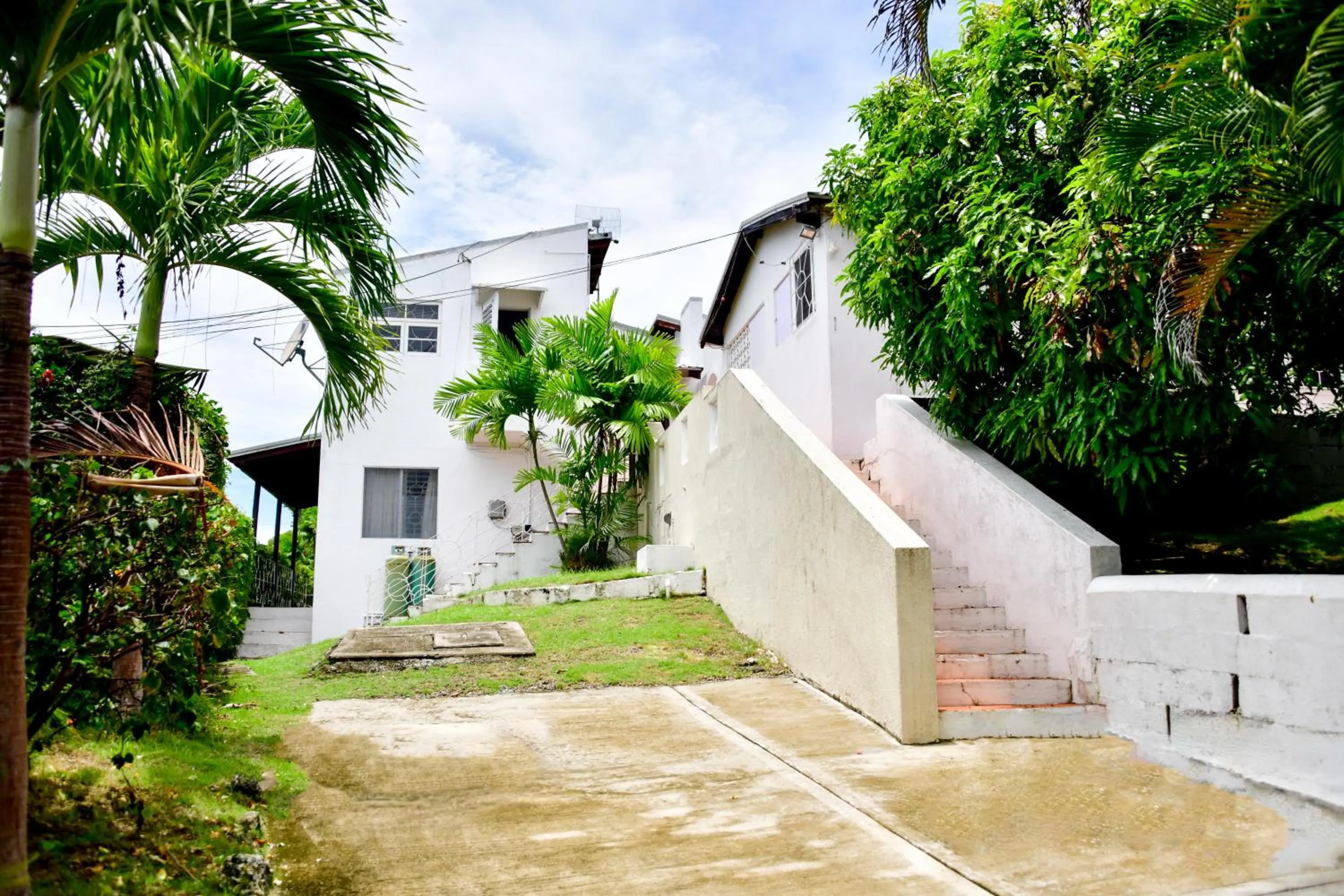 Morris Apartments