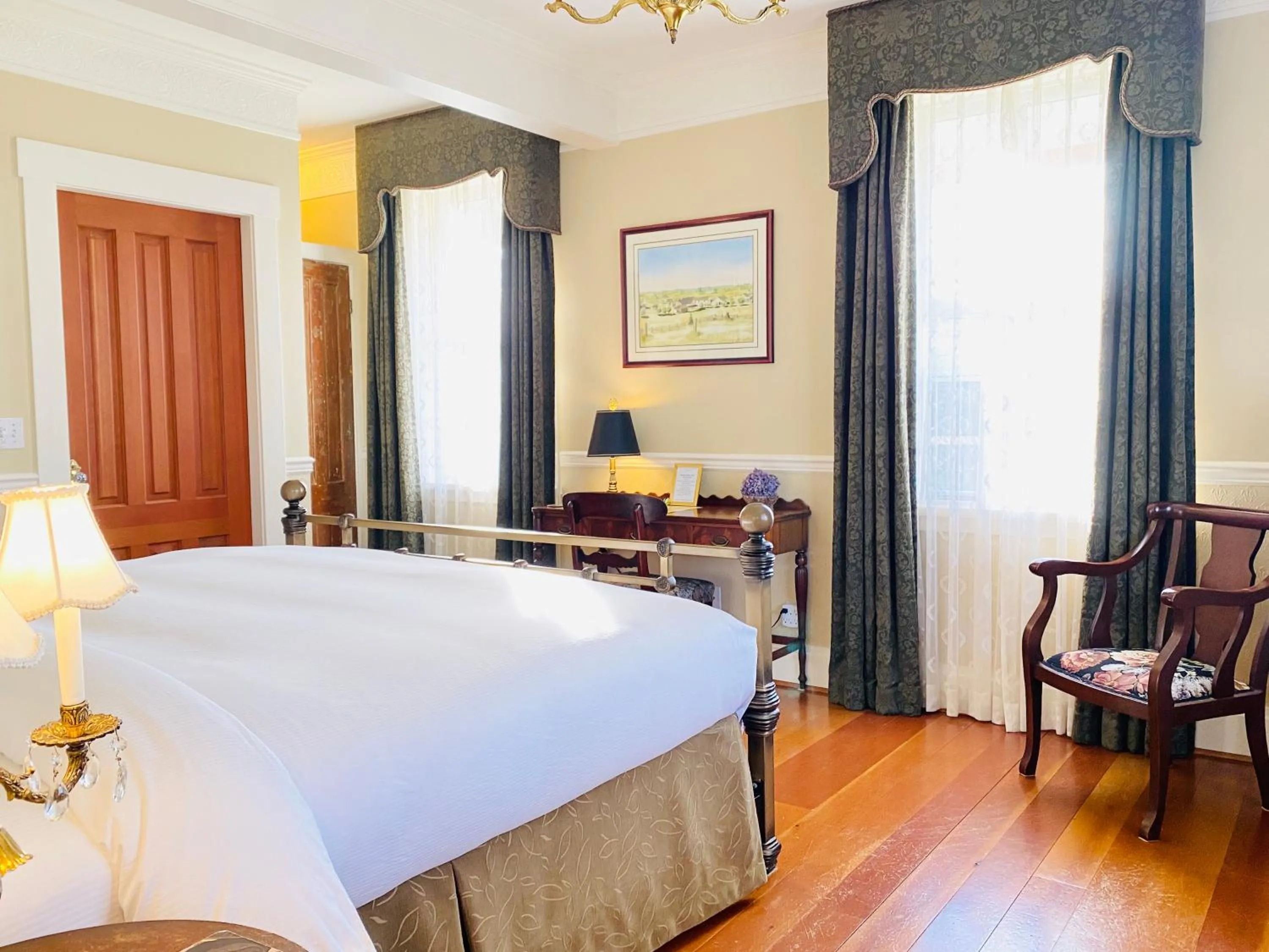 Bedroom, Bed in Princess and the Pea Hotel