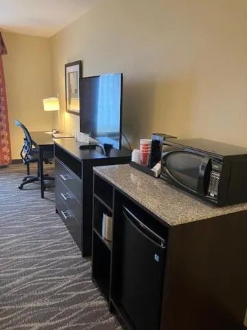 Creekstone Inn & Suites - St Marys