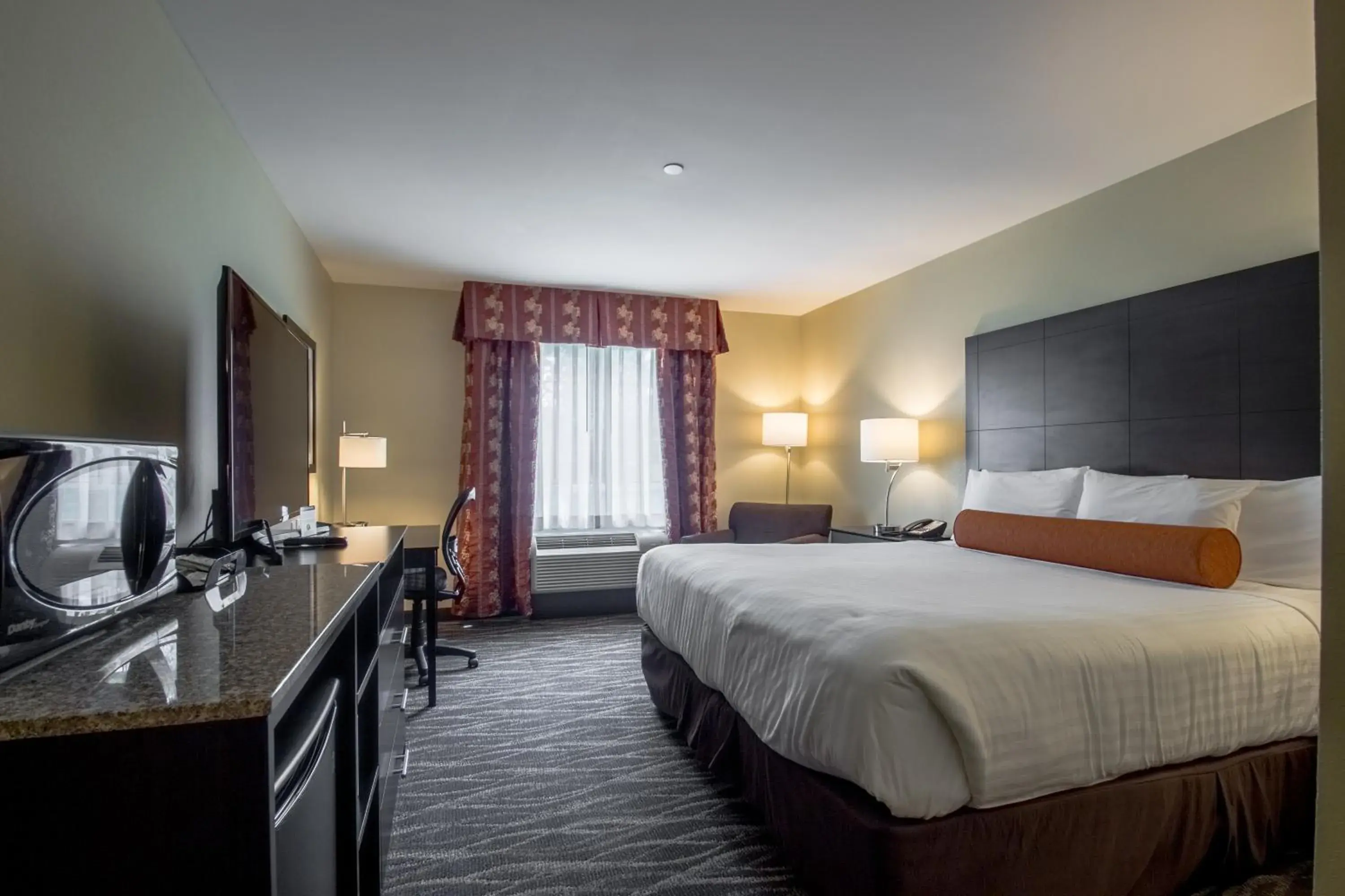 Bed in Cobblestone Inn & Suites - St Marys Bed in Cobblestone Inn & Suites - St Marys