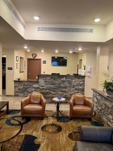 Creekstone Inn & Suites - St Marys