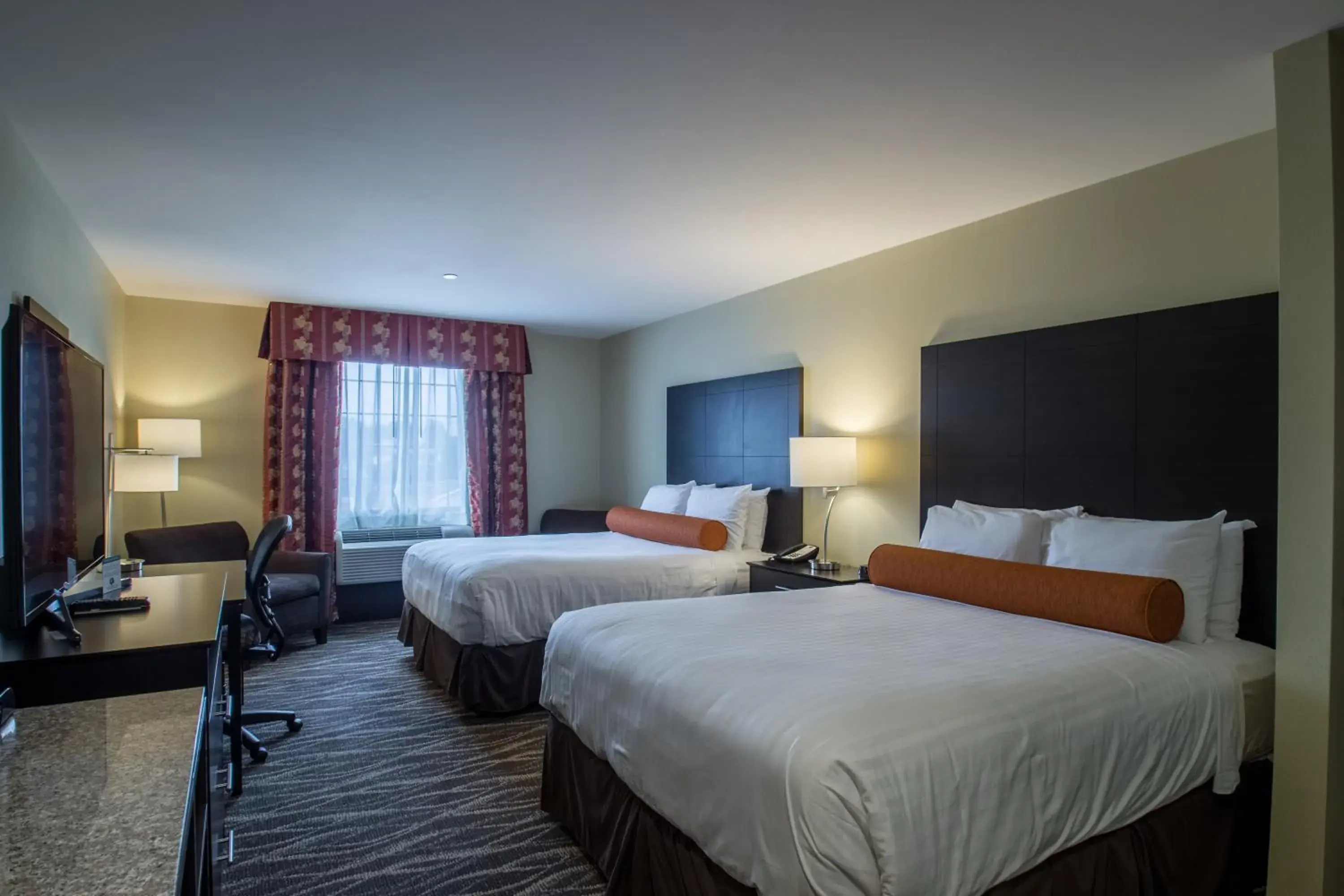 Bed in Cobblestone Inn & Suites - St Marys Bed in Cobblestone Inn & Suites - St Marys