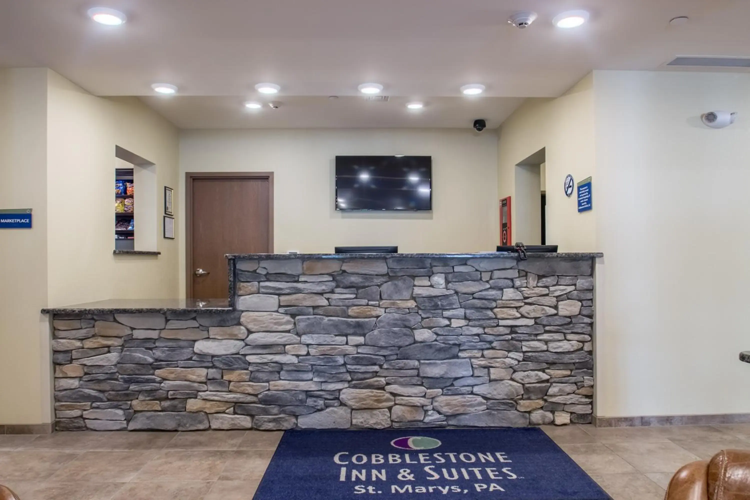 Lobby or reception in Cobblestone Inn & Suites - St Marys Lobby or reception in Cobblestone Inn & Suites - St Marys