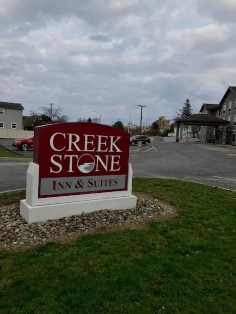 Creekstone Inn & Suites - St Marys
