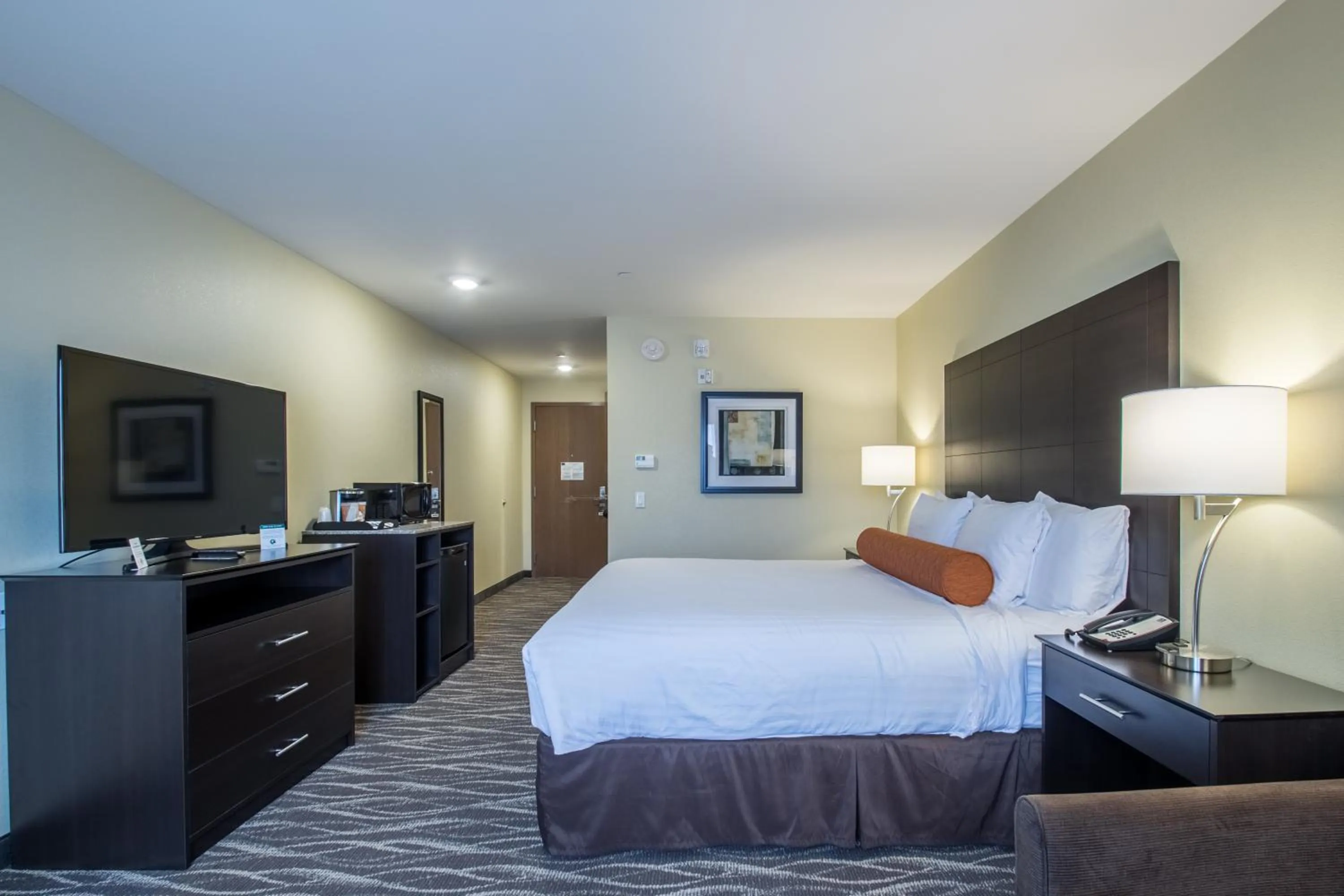 TV and multimedia, Bed in Cobblestone Inn & Suites - St Marys