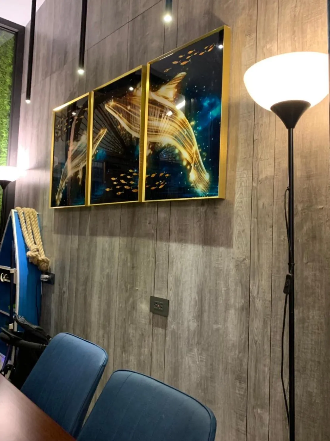 Lobby or reception in Long To Sea Again