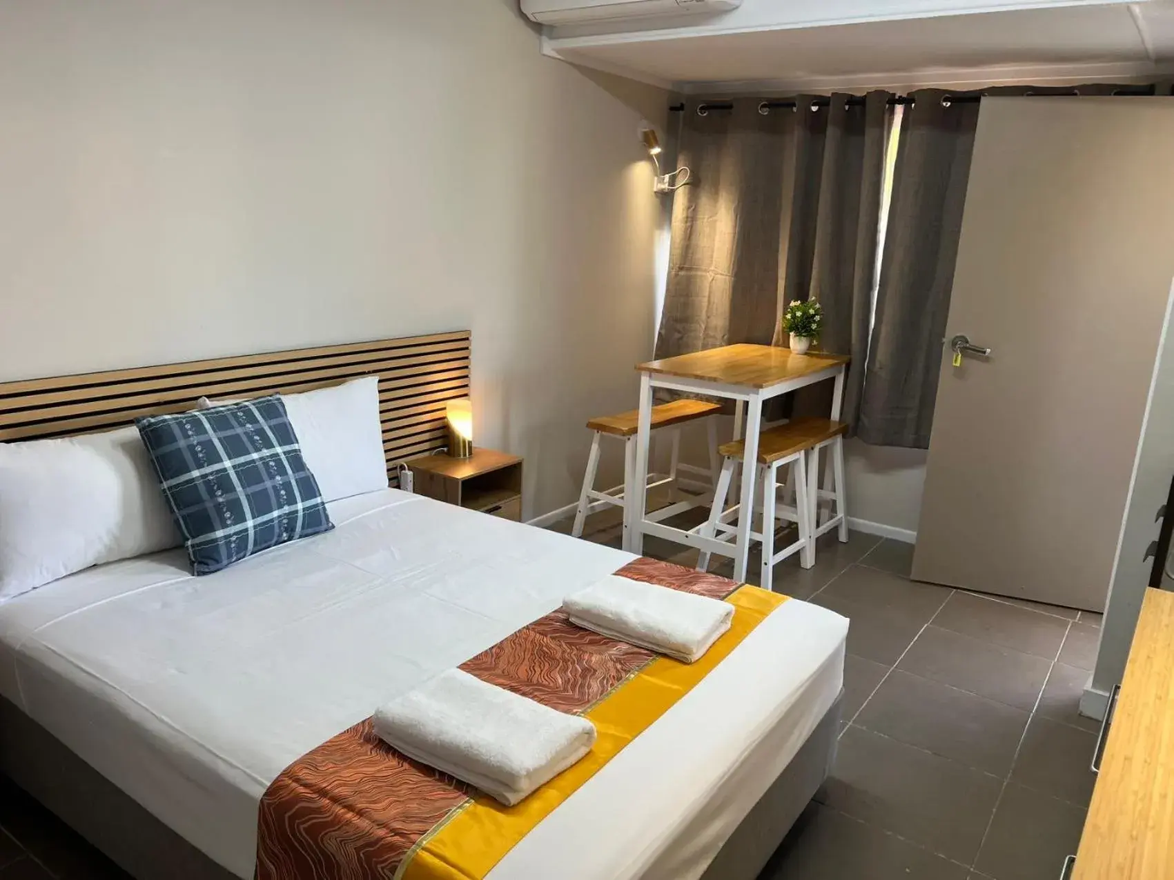 Bedroom, Bed in Kalua Motel Bedroom, Bed in Kalua Motel