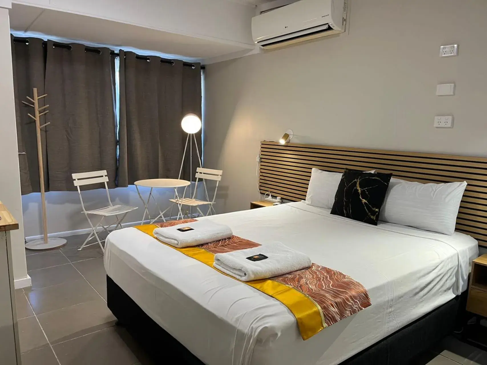 Photo of the whole room, Bed in Kalua Motel Photo of the whole room, Bed in Kalua Motel