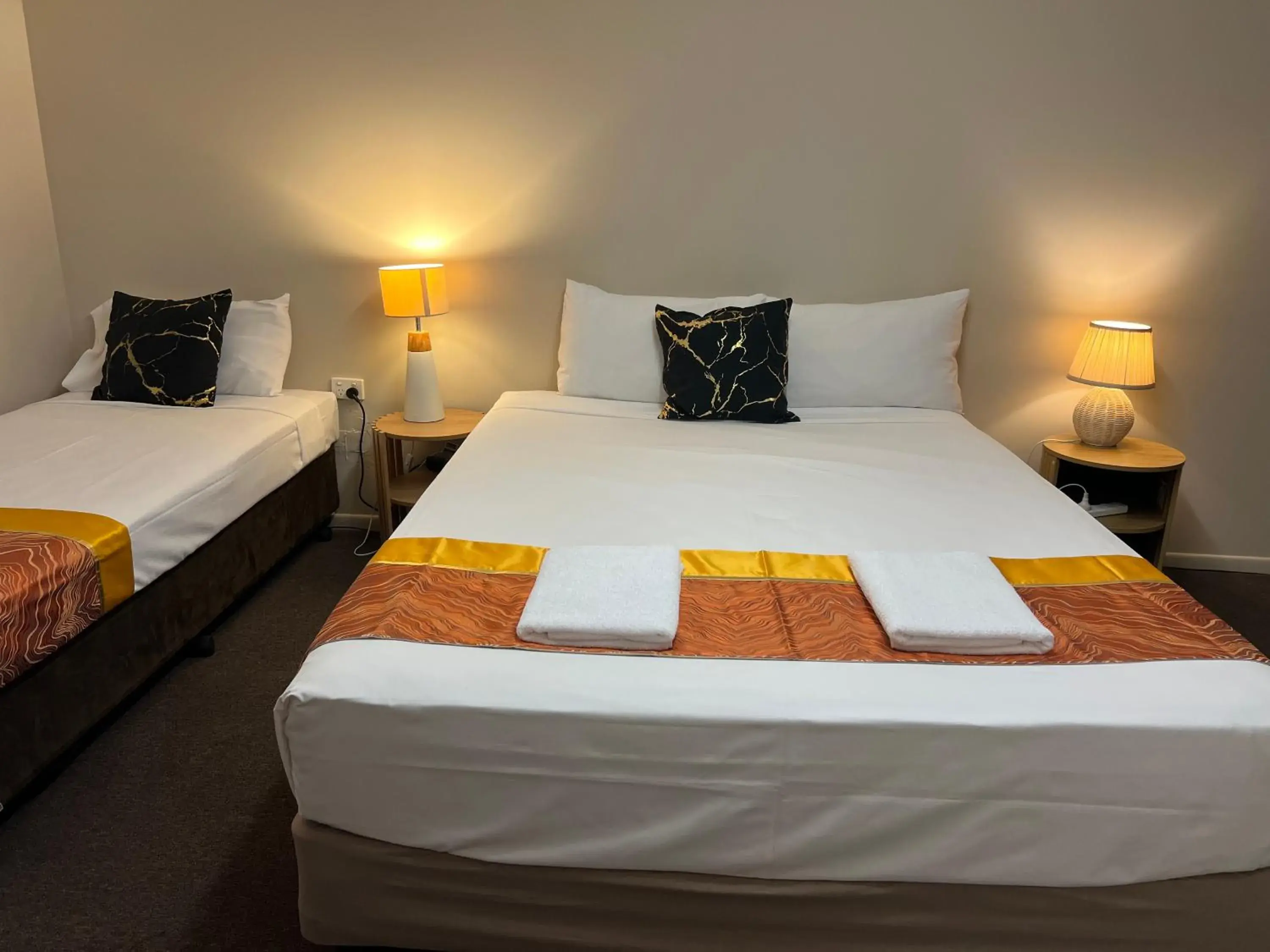 Bed in Kalua Motel Bed in Kalua Motel