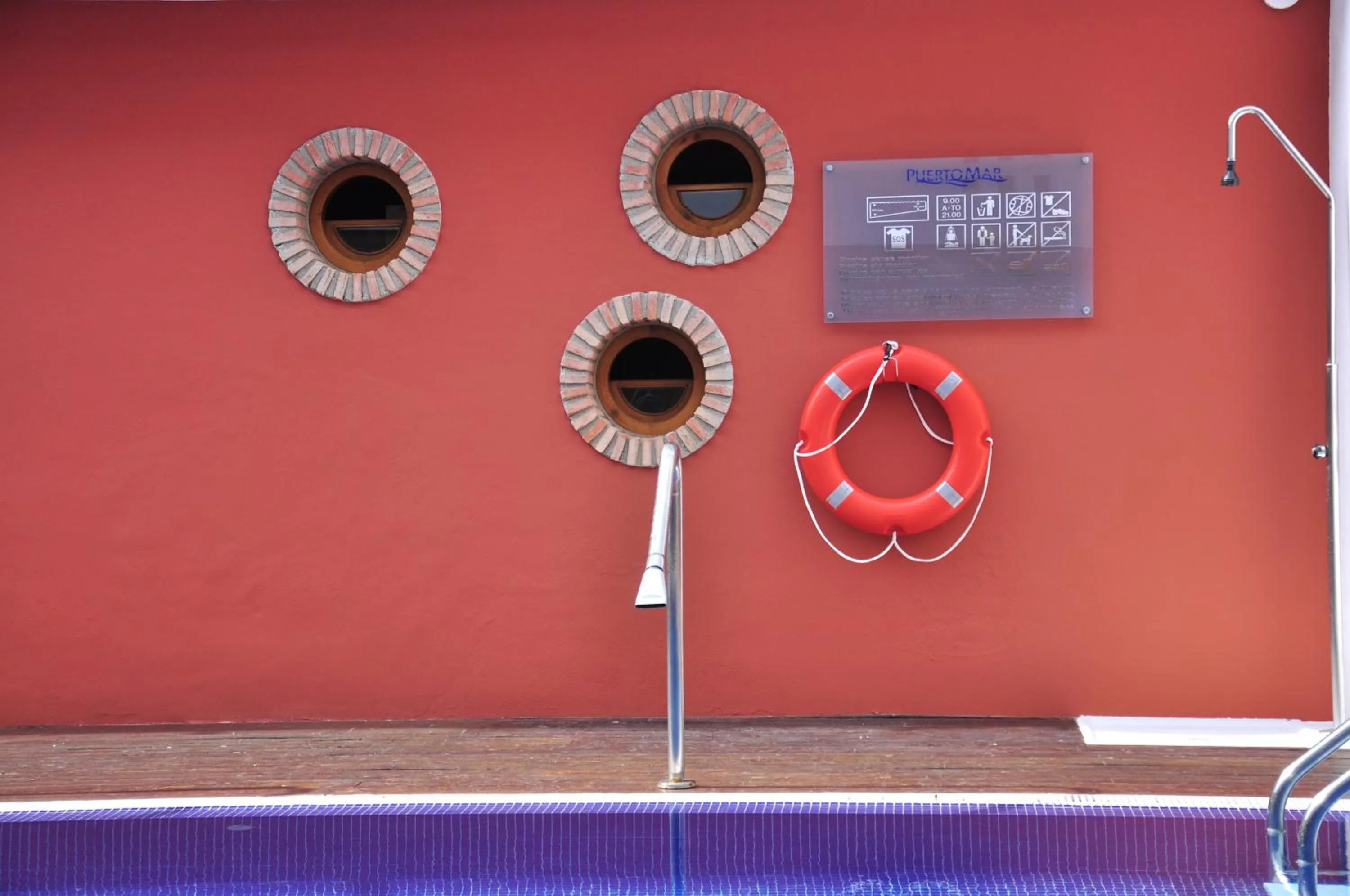 Swimming pool in Aparthotel Puerto Mar