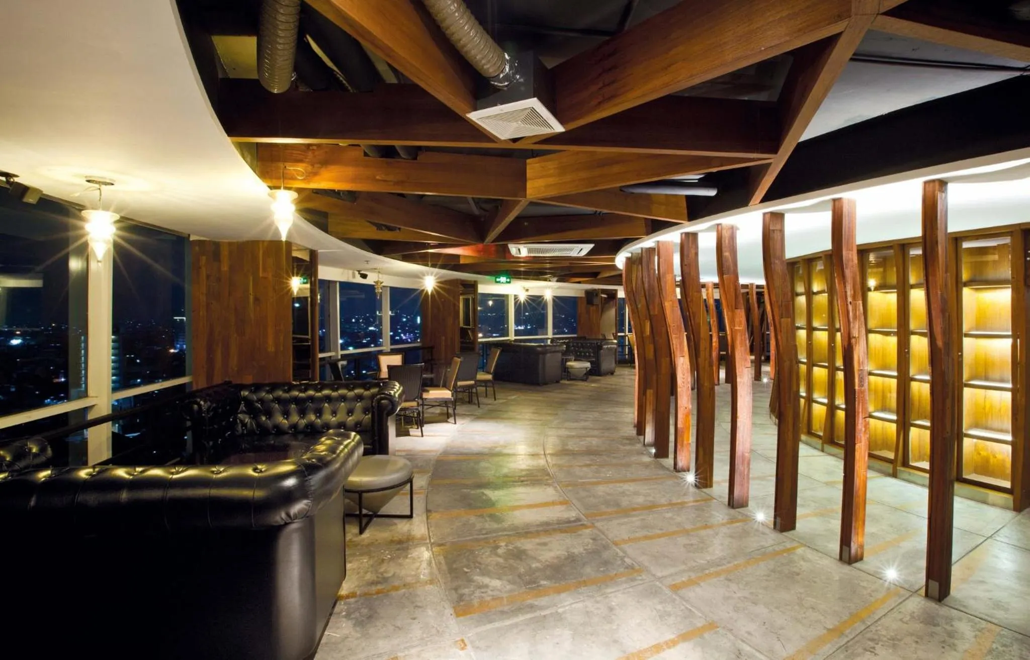 Restaurant/places to eat in Crowne Plaza Bandung by IHG