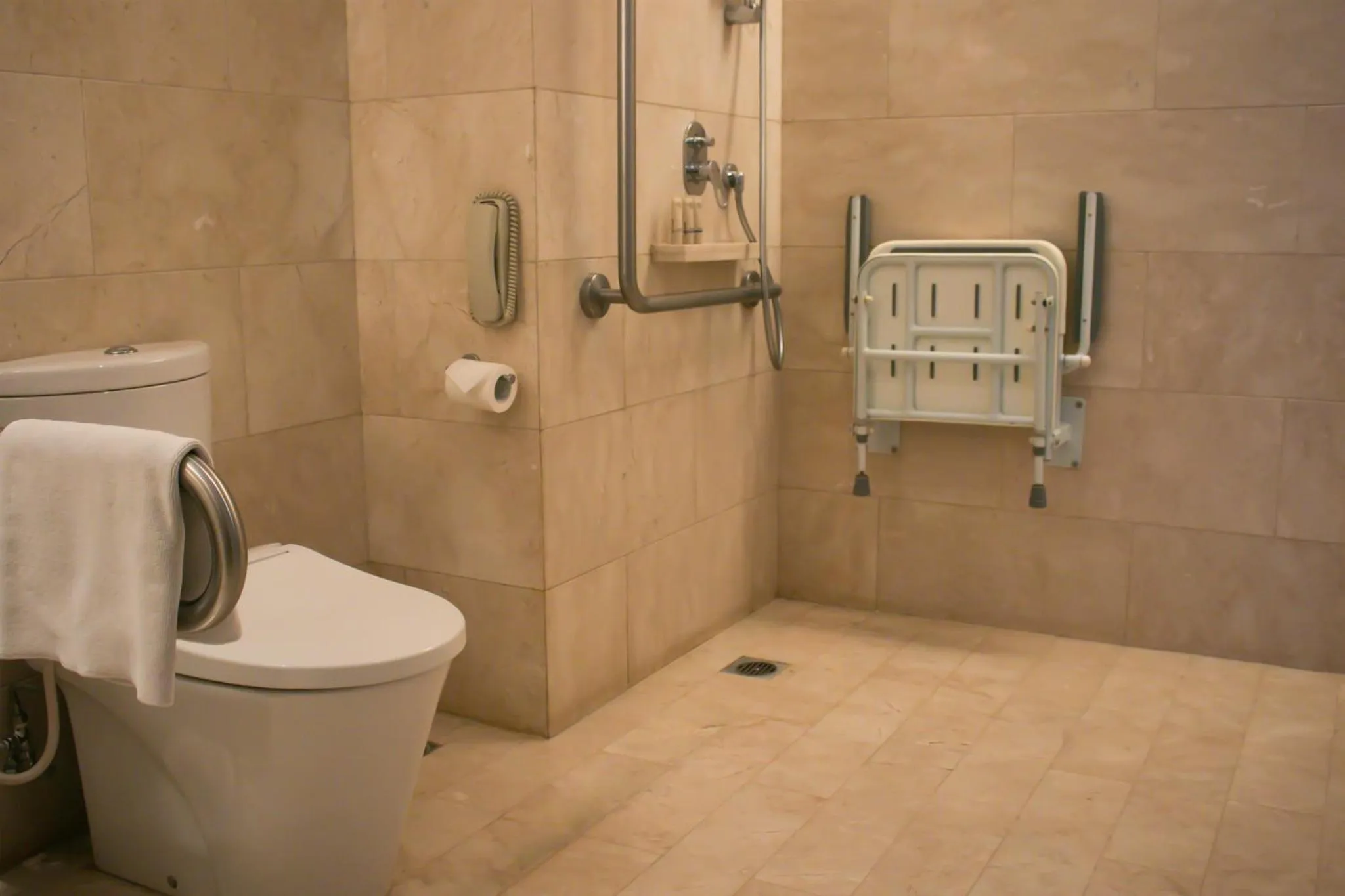 Photo of the whole room in Crowne Plaza Bandung by IHG