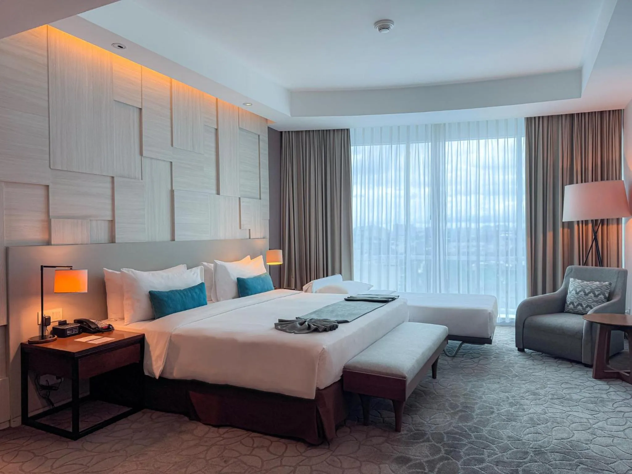 Photo of the whole room, Bed in Crowne Plaza Bandung by IHG