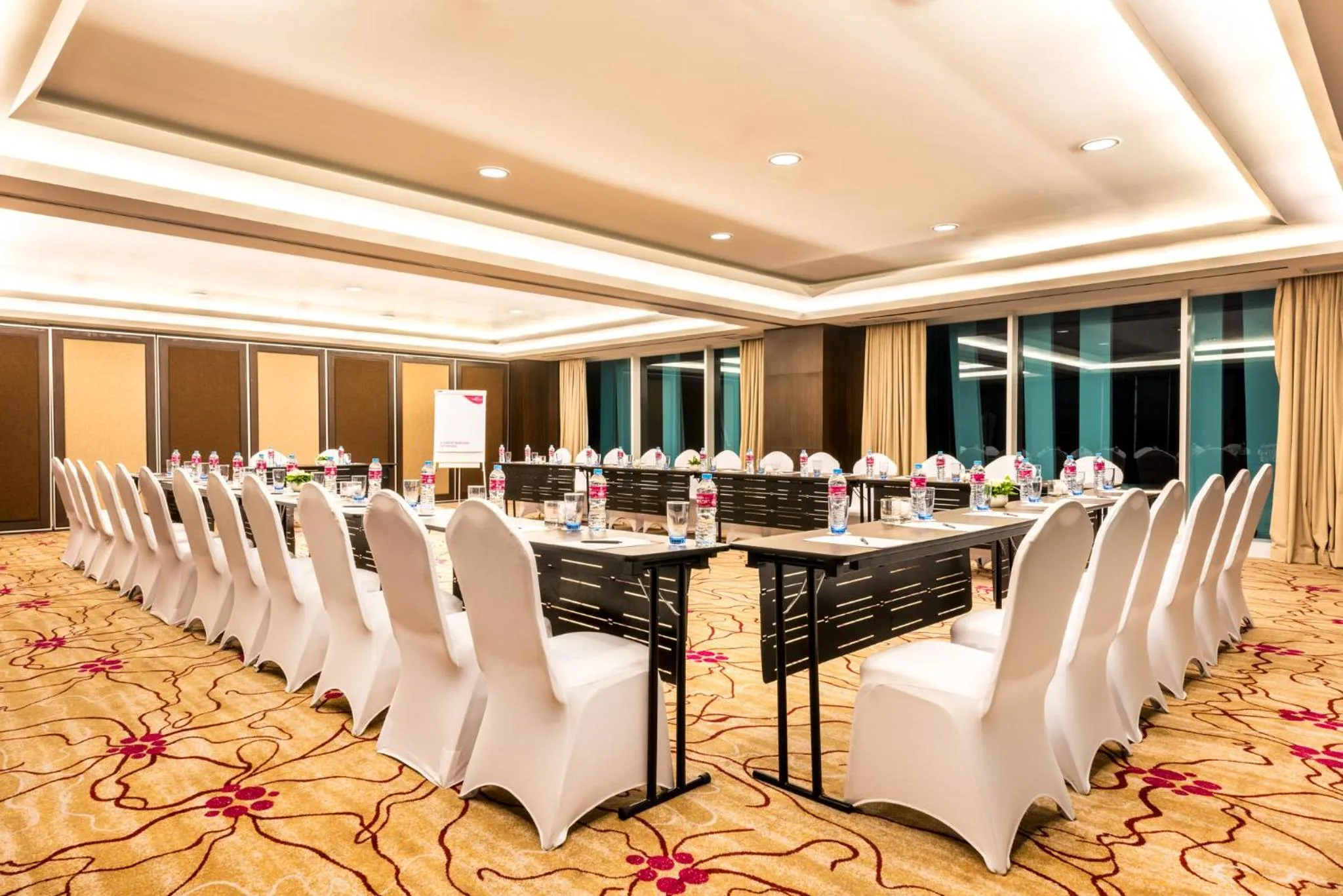 Meeting/conference room in Crowne Plaza Bandung by IHG