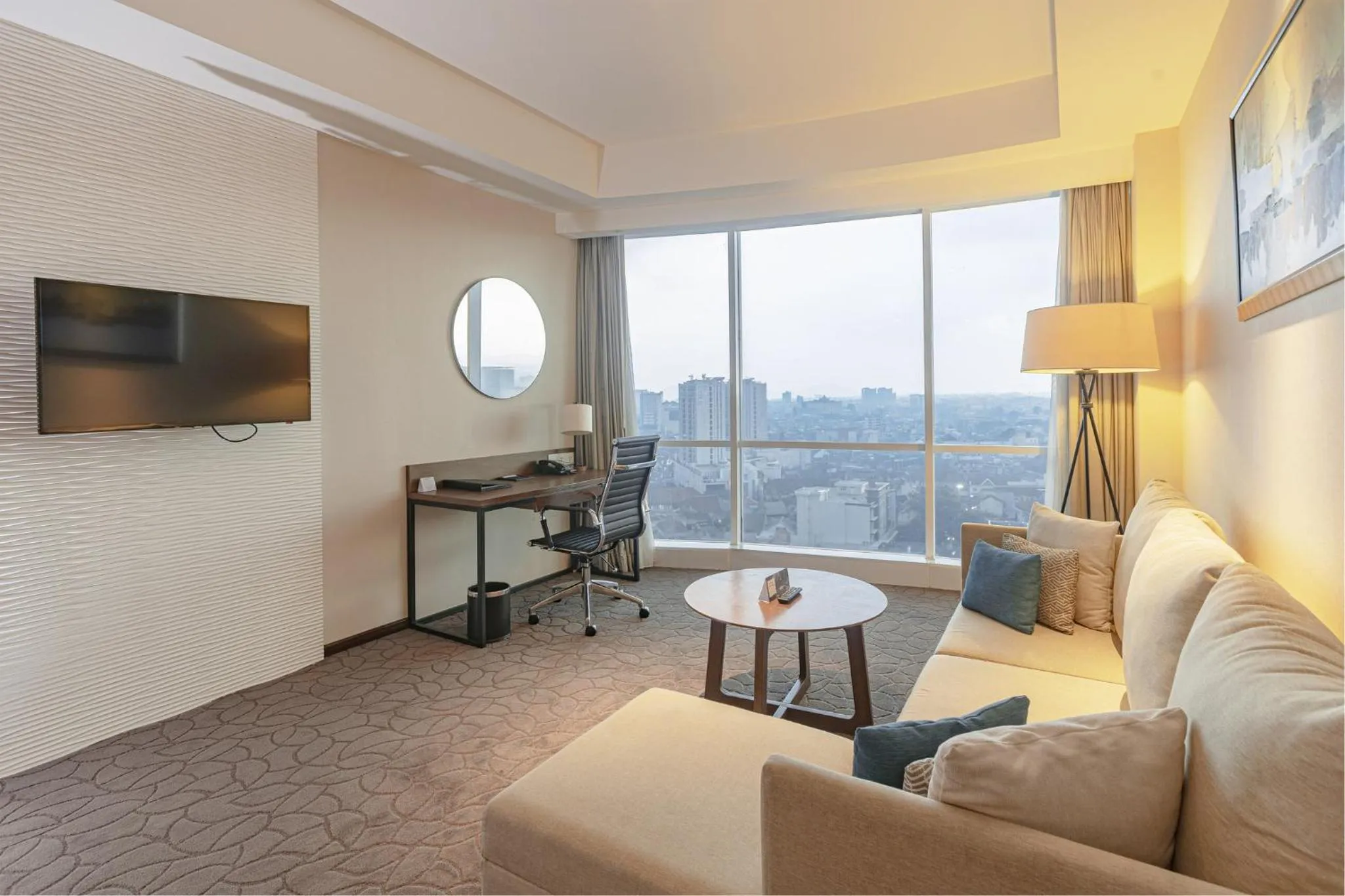 Photo of the whole room in Crowne Plaza Bandung by IHG