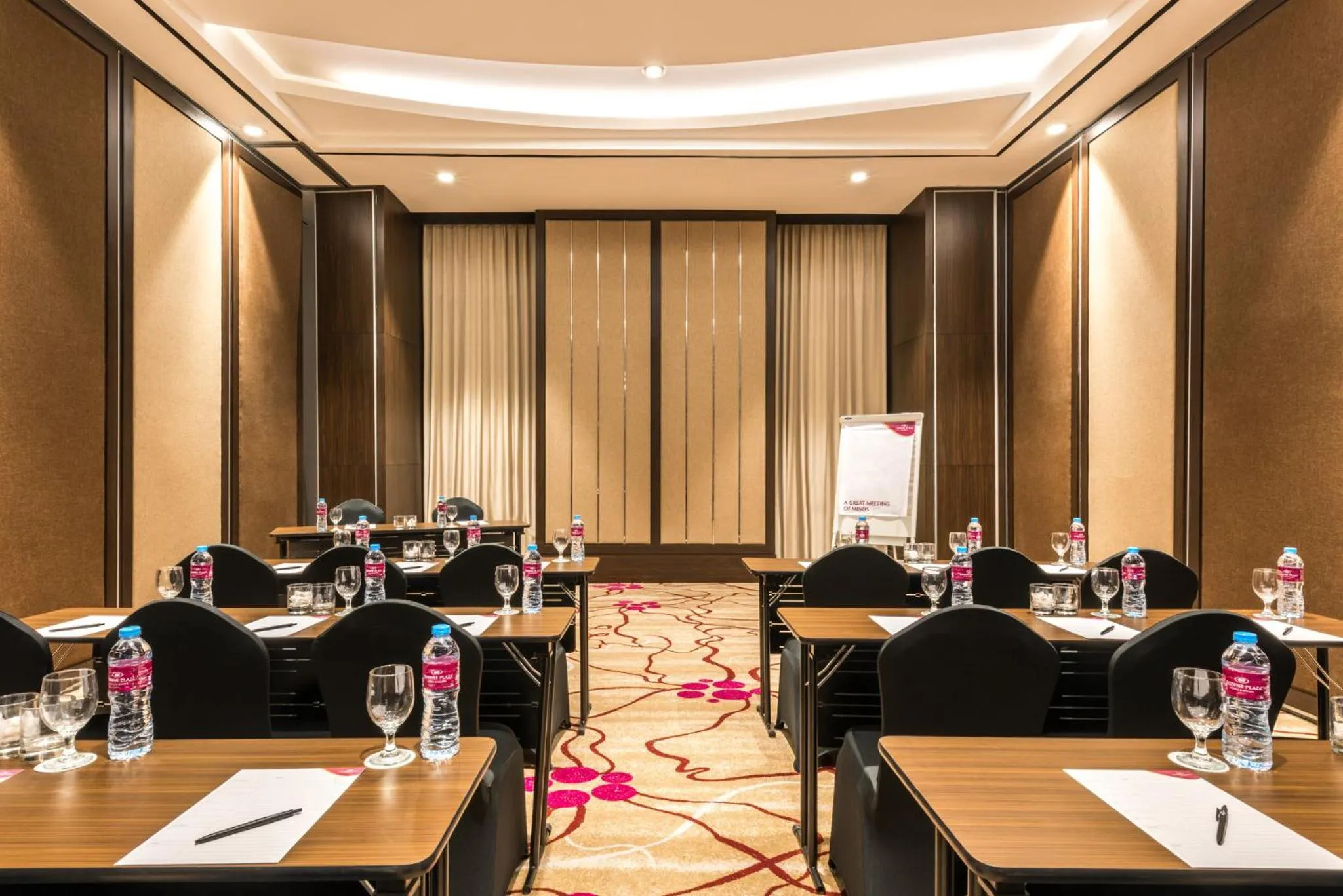 Meeting/conference room in Crowne Plaza Bandung by IHG