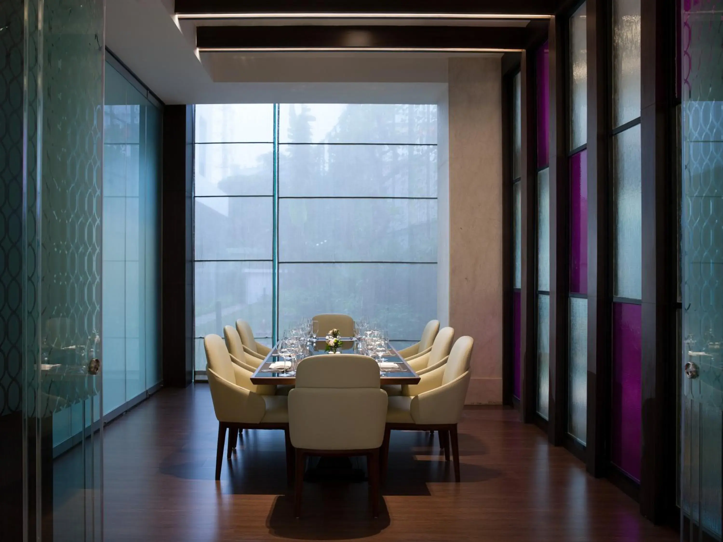 Restaurant/places to eat in Crowne Plaza Bandung by IHG Restaurant/places to eat in Crowne Plaza Bandung by IHG