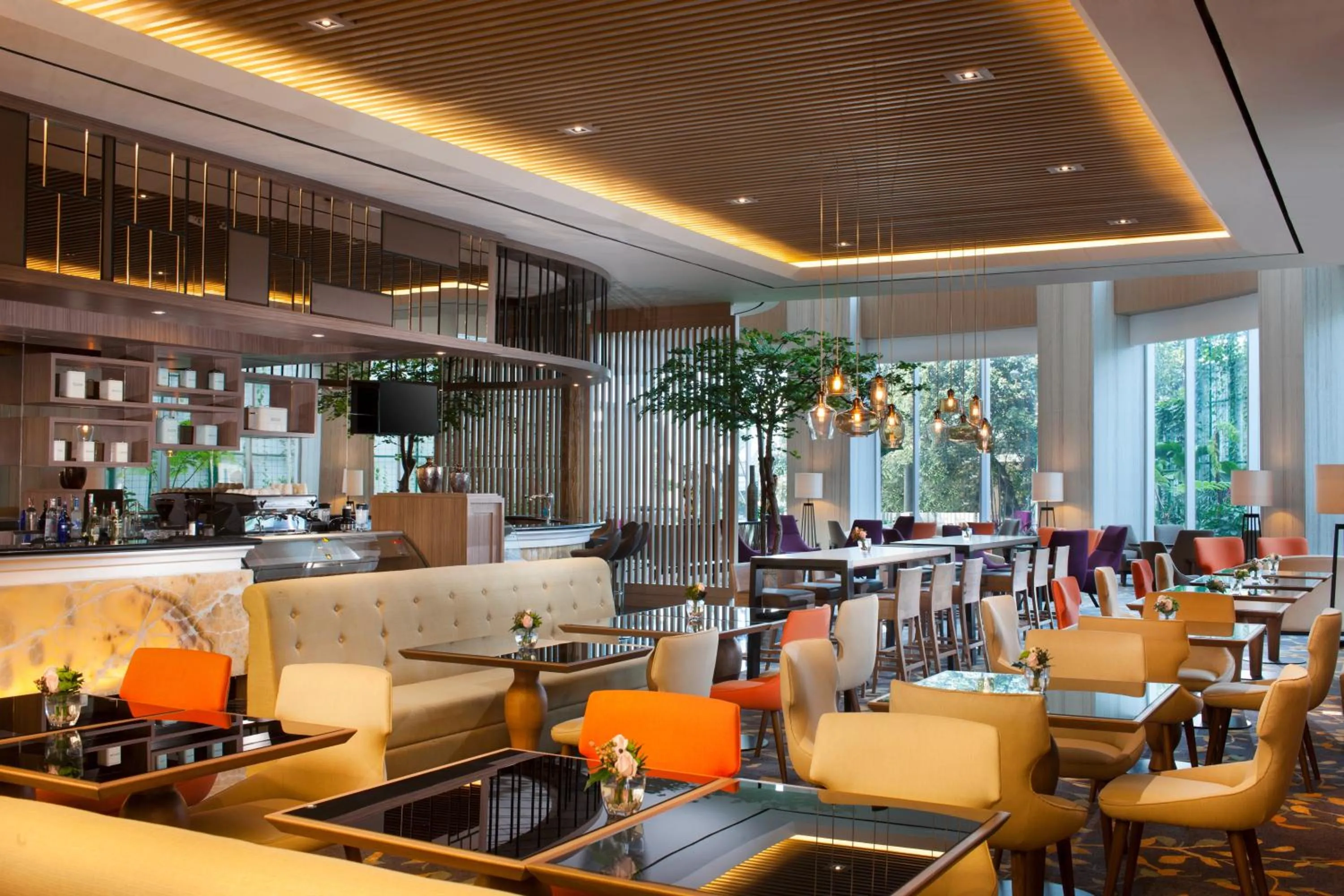 Restaurant/places to eat in Crowne Plaza Bandung by IHG