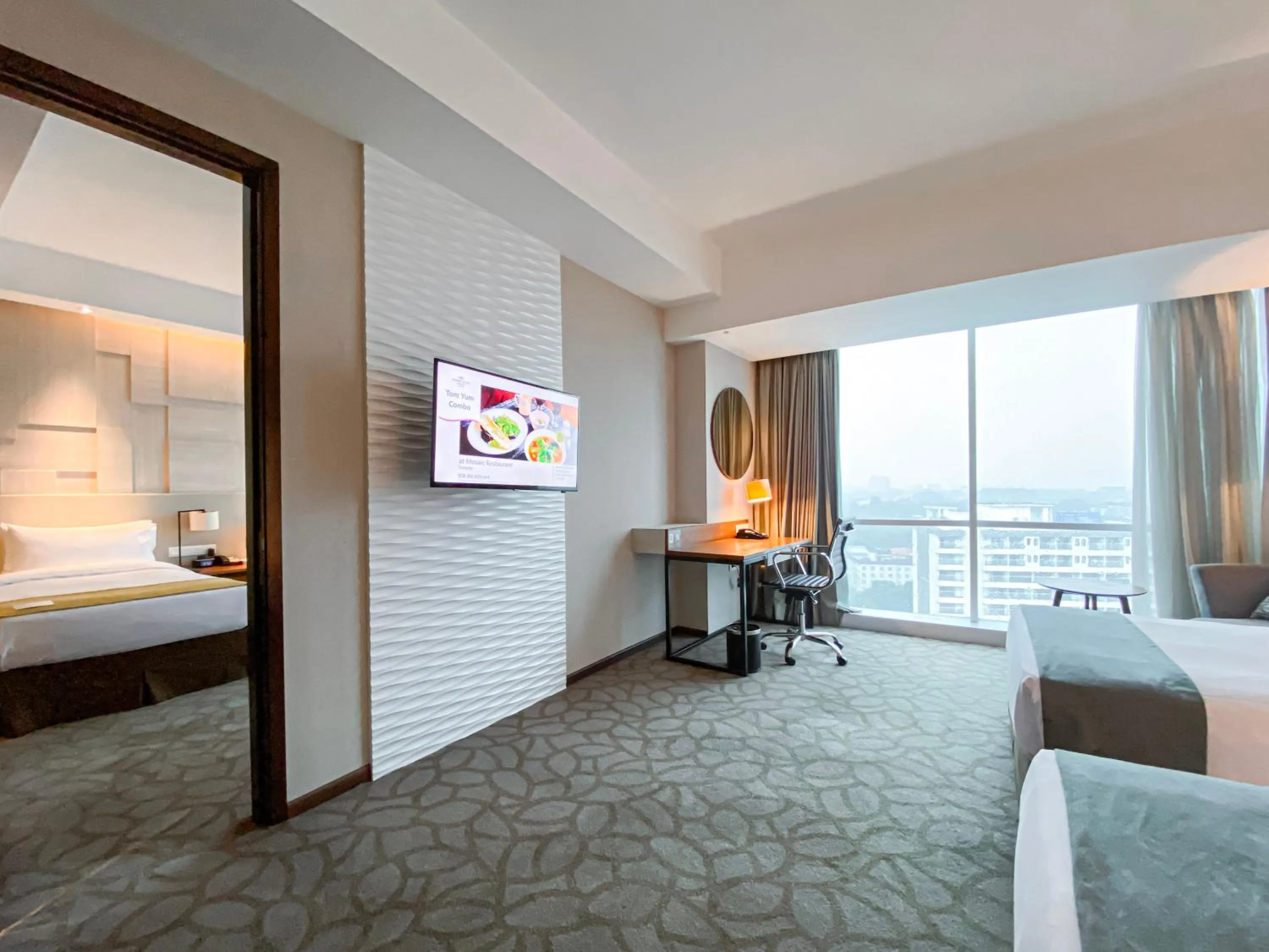 Photo of the whole room, Bed in Crowne Plaza Bandung by IHG