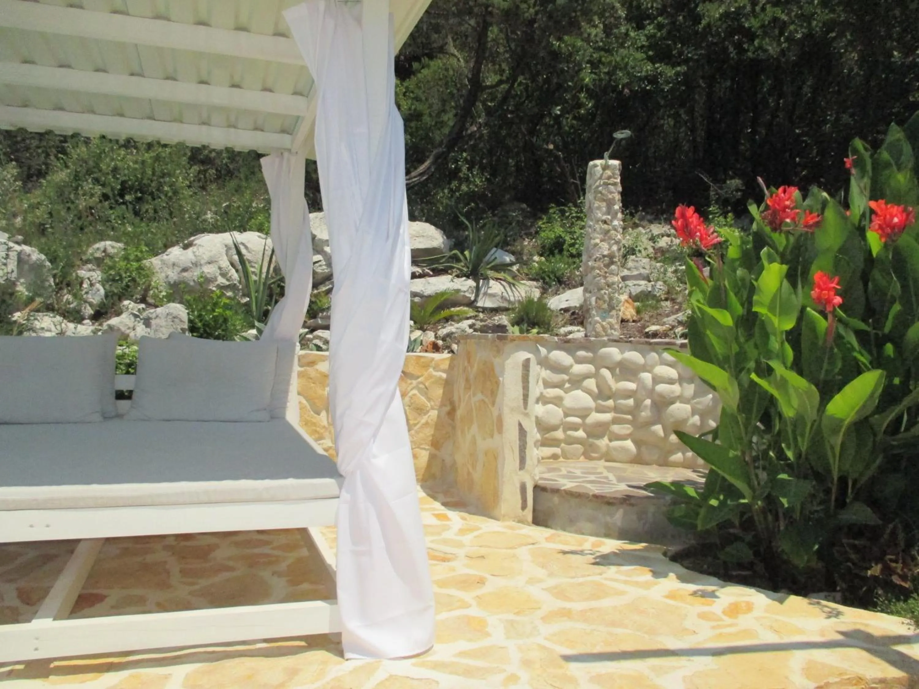Garden in Relax tiny villas 40 meters of the beach