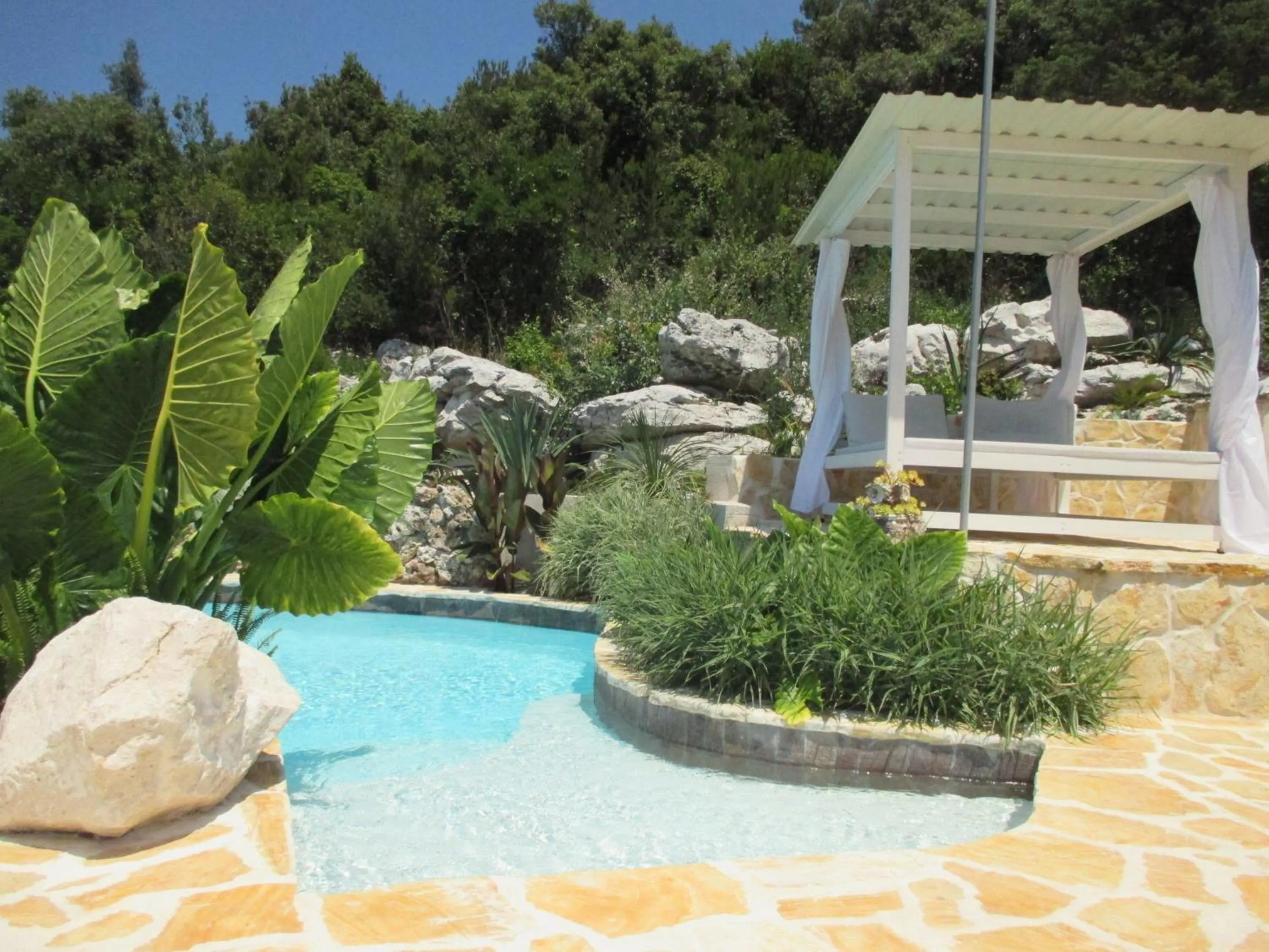 Garden in Relax tiny villas 40 meters of the beach
