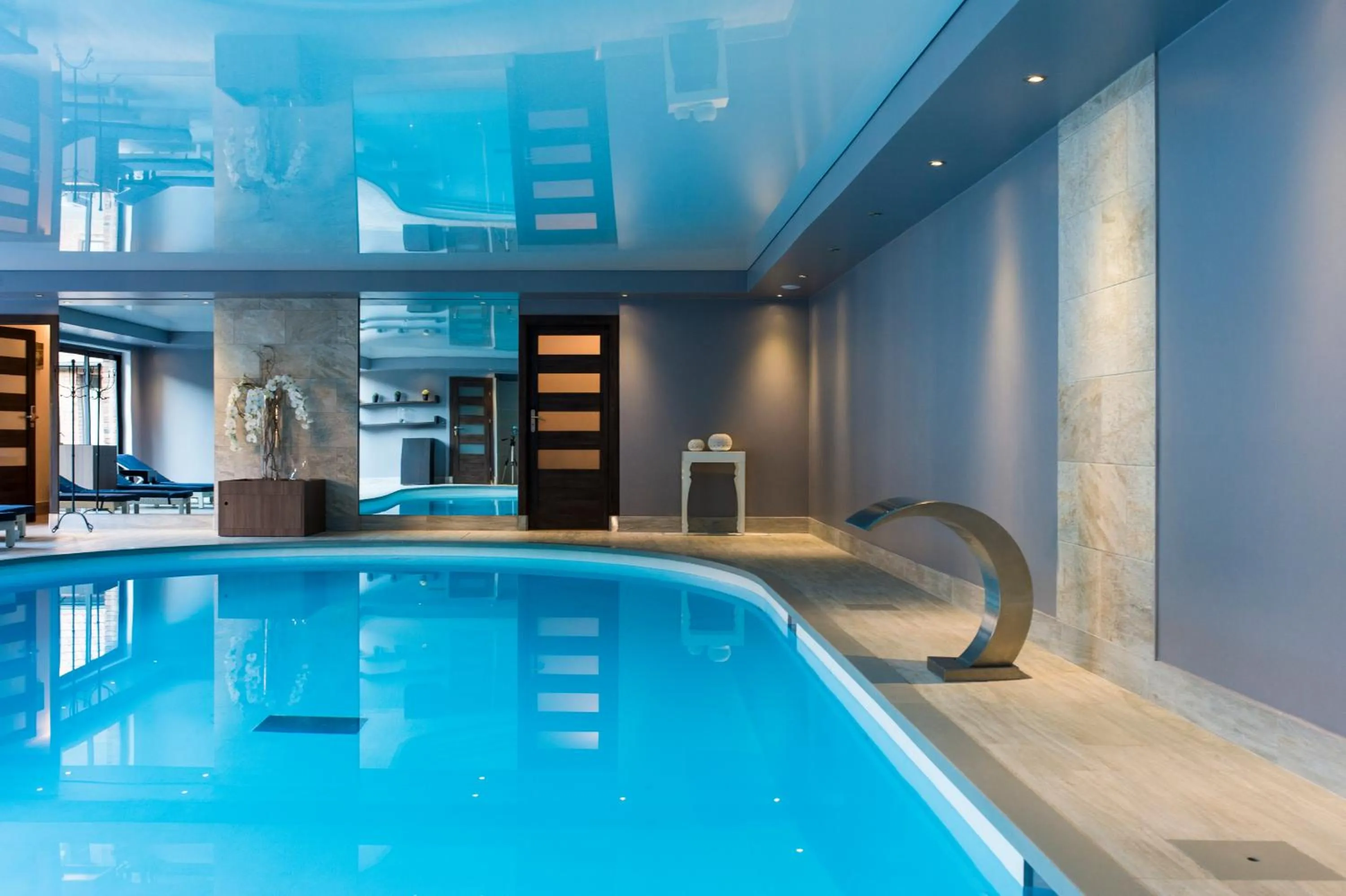 Swimming pool in Espace Zen'ing