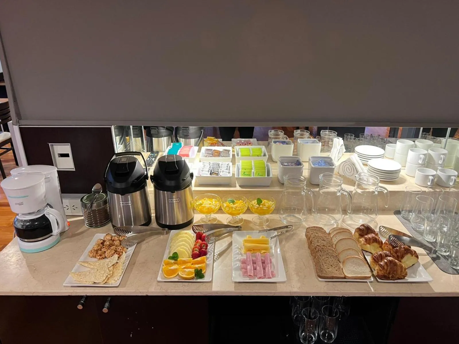 Coffee/tea facilities in Hotel Grand Lago