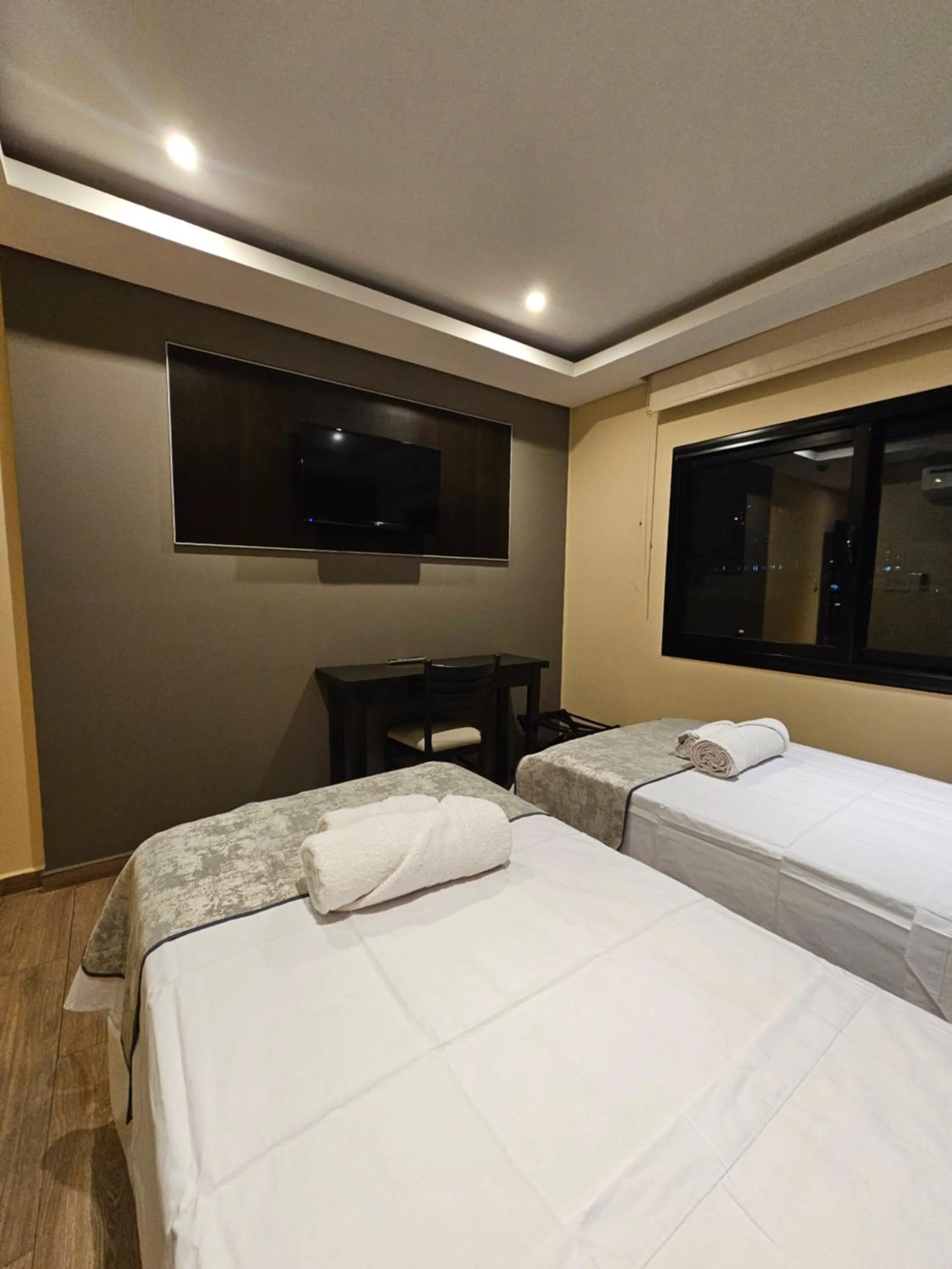 Bed in Hotel Grand Lago